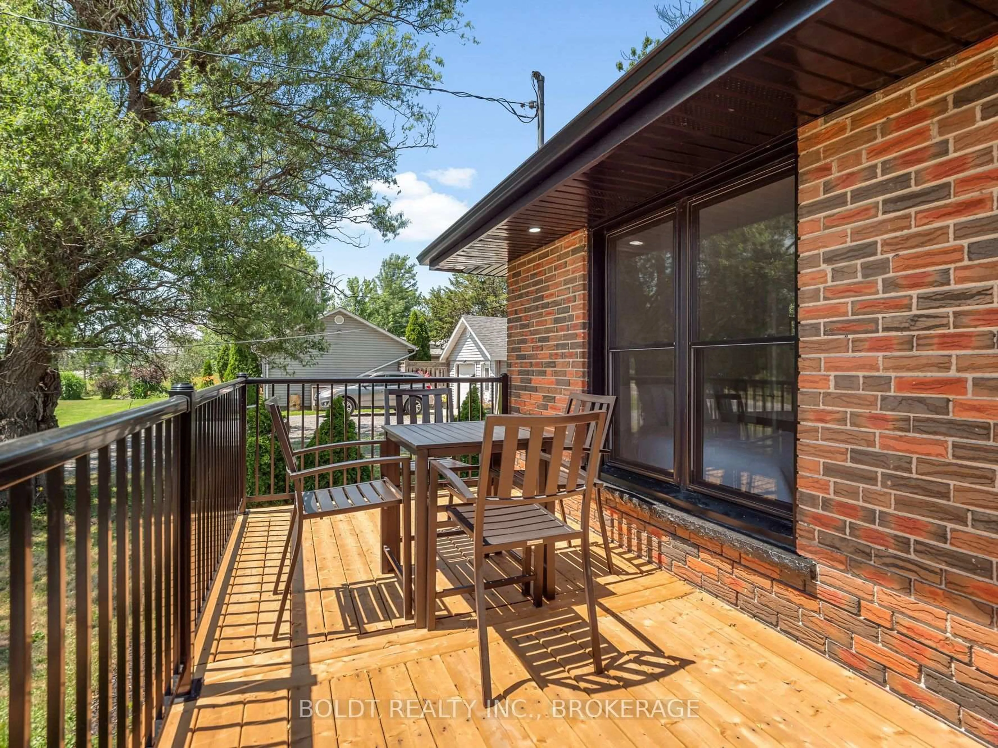 Patio, unknown for 6221 Lyons Creek Rd, Niagara Falls Ontario L2G 0L9
