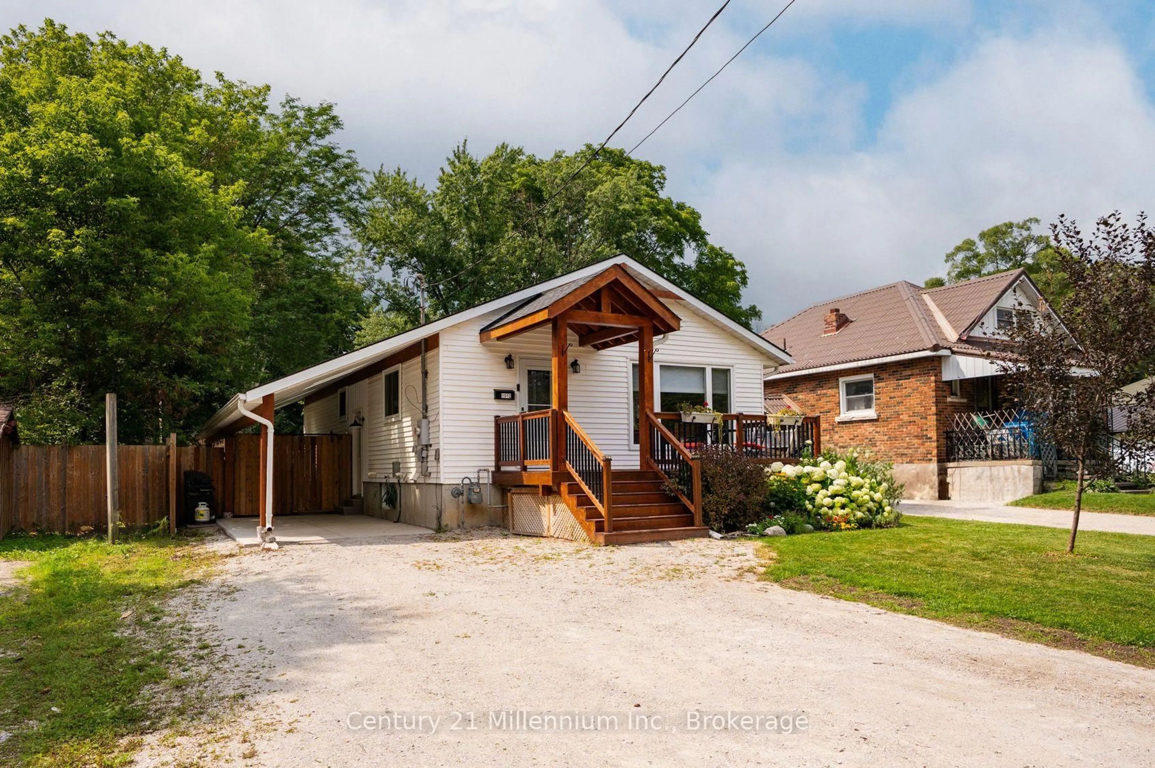 Home with brick exterior material, street for 1512 5th Ave A Ave, Owen Sound Ontario N4K 5E6