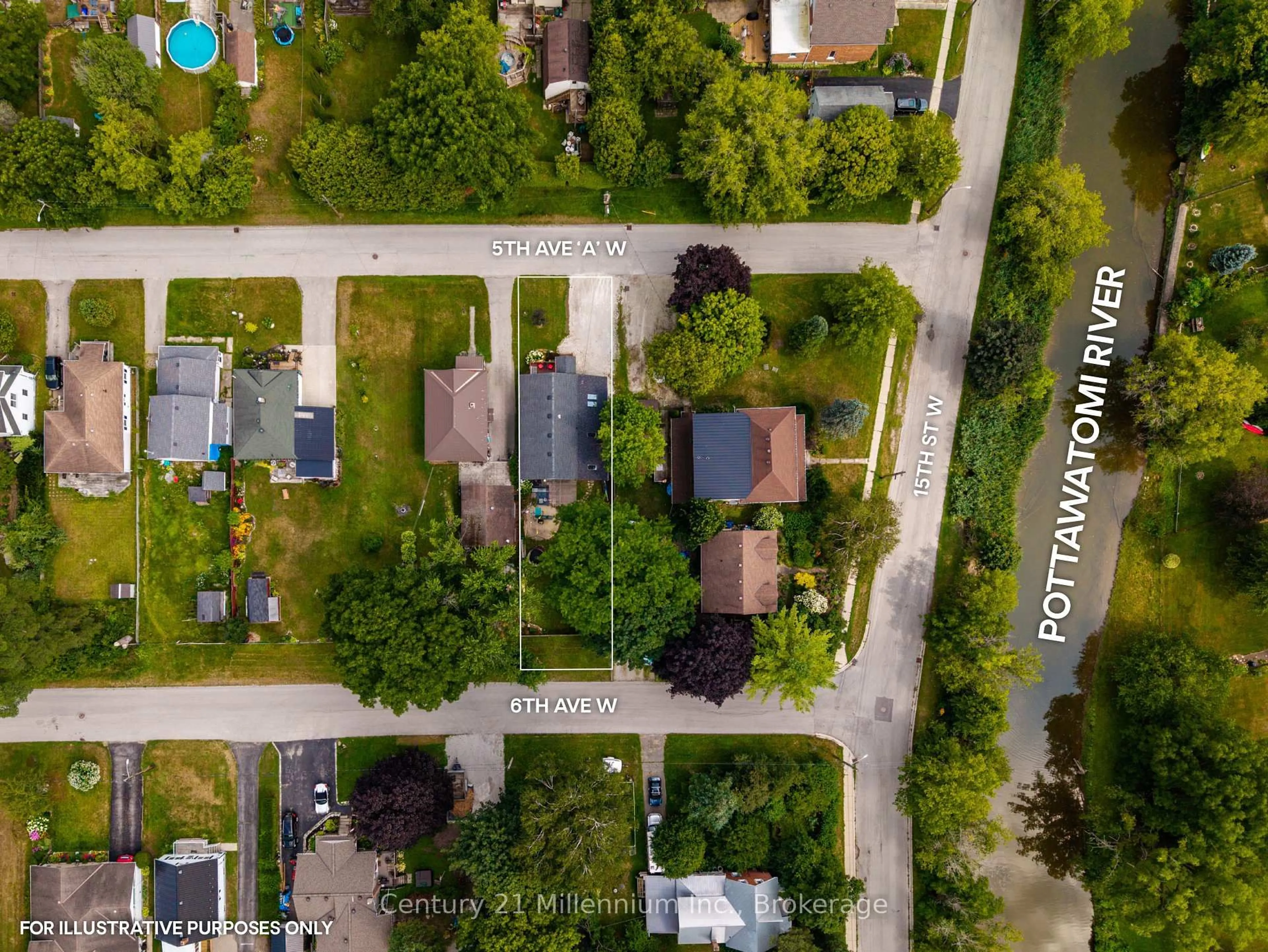 A pic from outside/outdoor area/front of a property/back of a property/a pic from drone, street for 1512 5th Ave A Ave, Owen Sound Ontario N4K 5E6