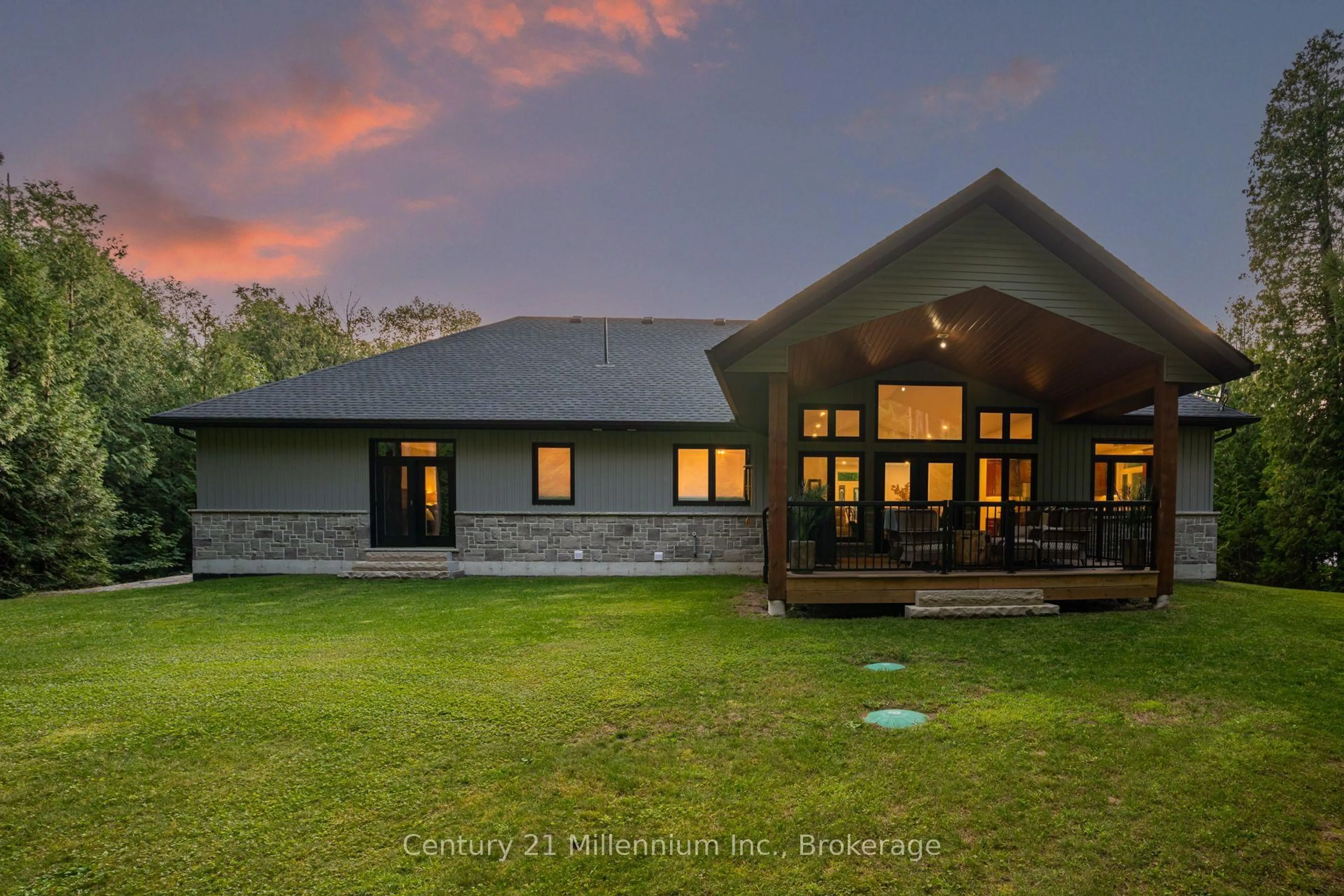 Home with brick exterior material, unknown for 17 Phillips Pl, South Bruce Peninsula Ontario N0H 2T0