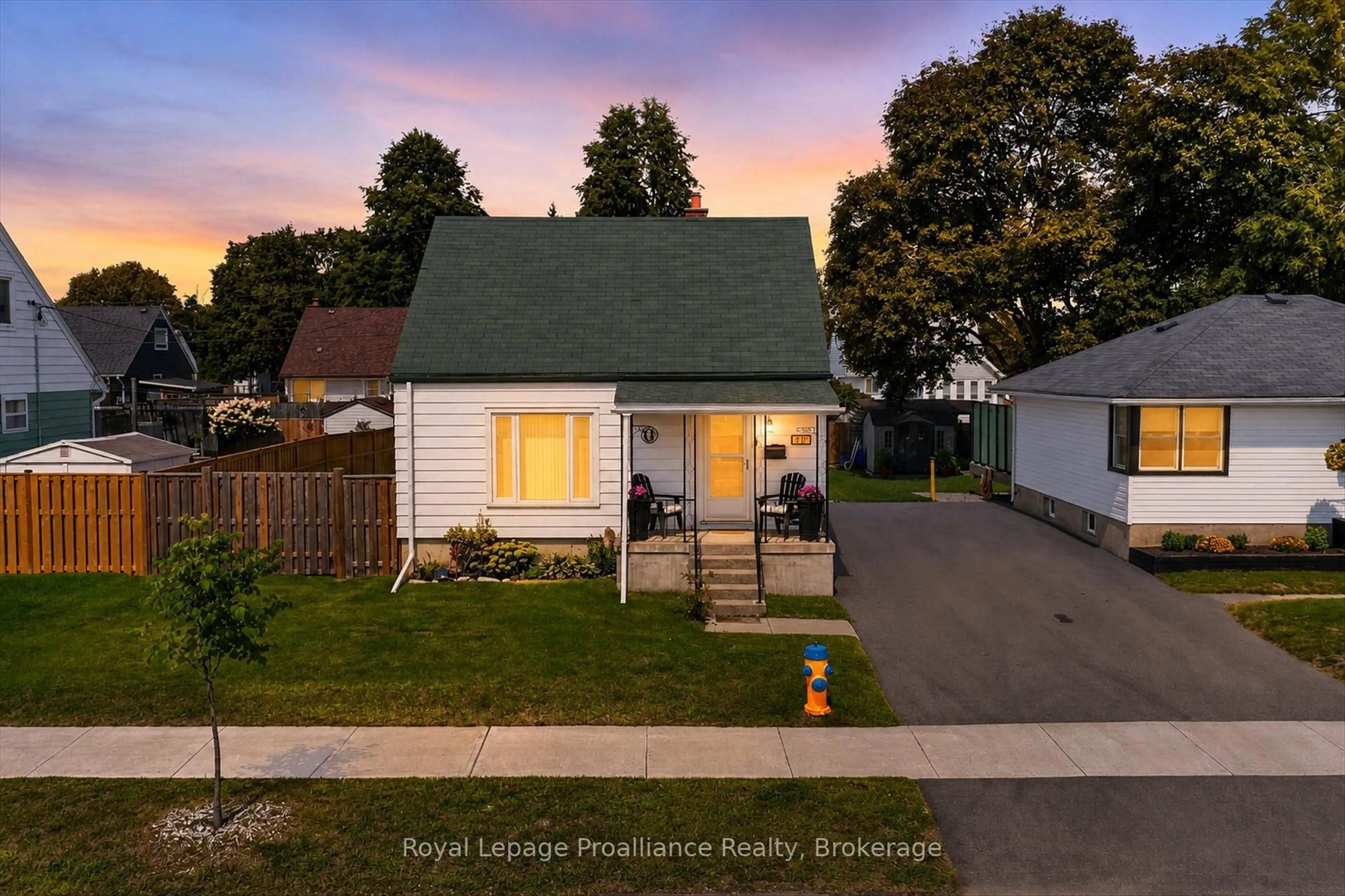 A pic from outside/outdoor area/front of a property/back of a property/a pic from drone, street for 732 Gillespie Ave, Peterborough Ontario K9J 4B7