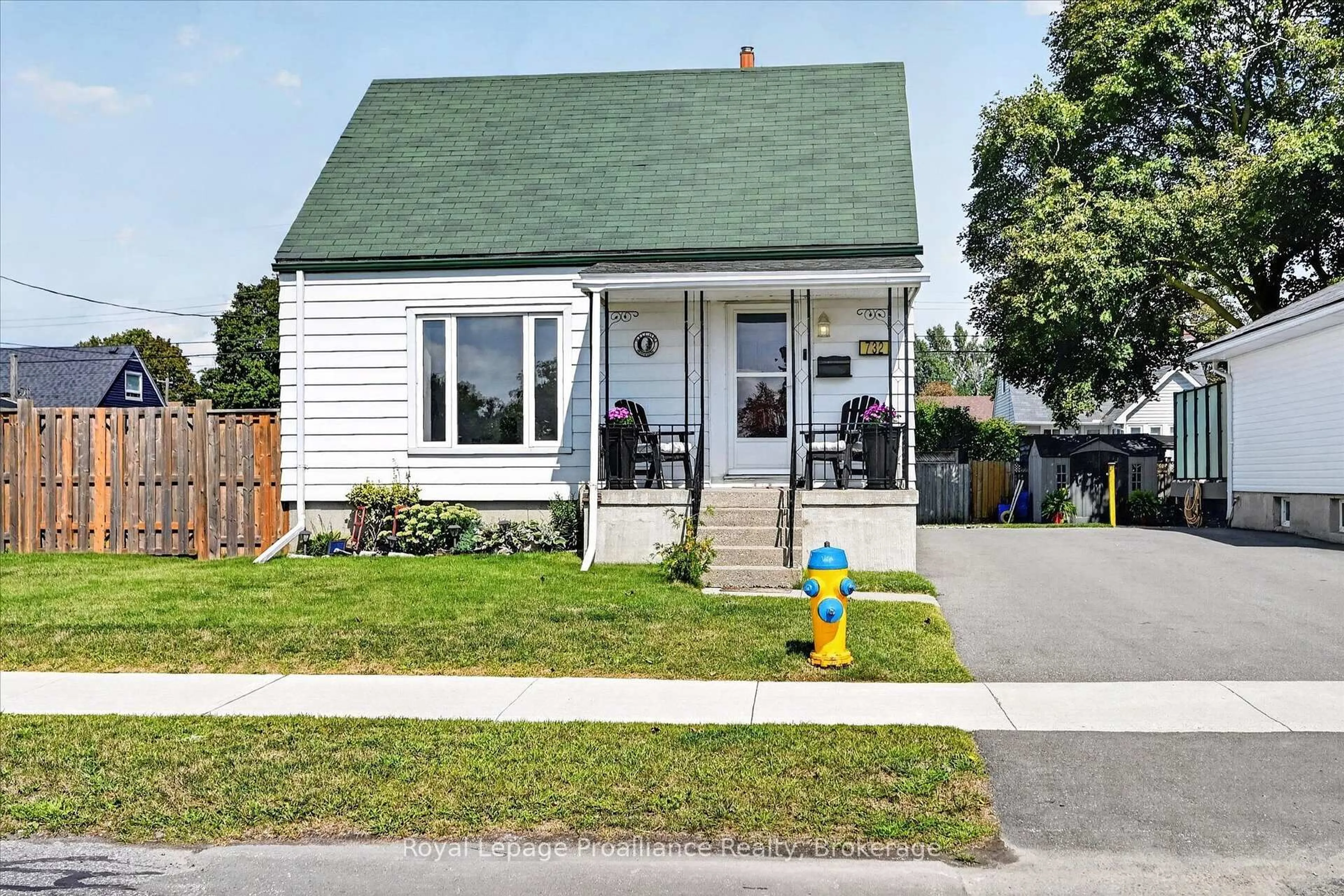 Unknown for 732 Gillespie Ave, Peterborough Ontario K9J 4B7