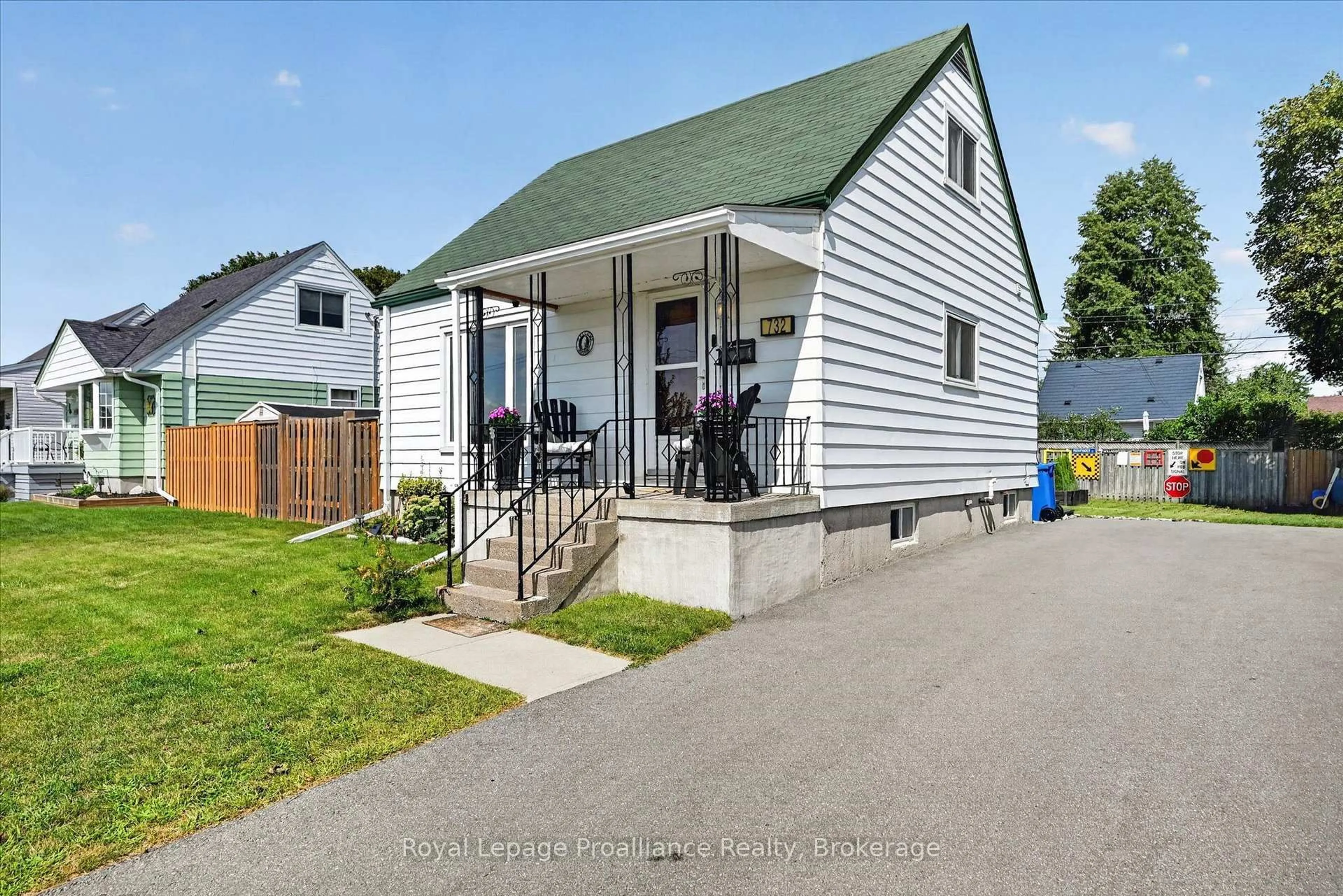 Home with vinyl exterior material, street for 732 Gillespie Ave, Peterborough Ontario K9J 4B7