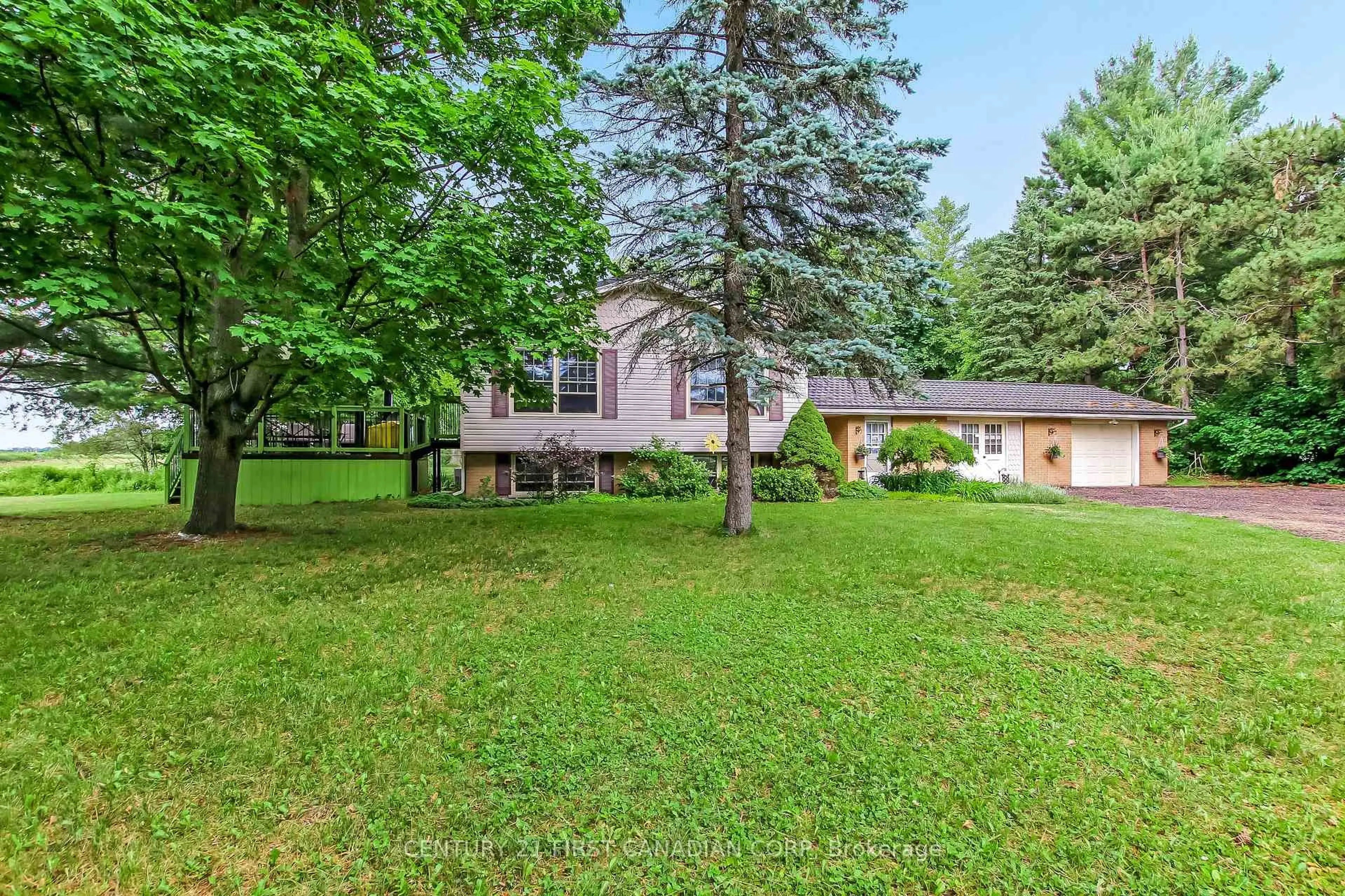 Patio, water/lake/river/ocean view for 6892 Century Dr, Strathroy-Caradoc Ontario N6B 3N1