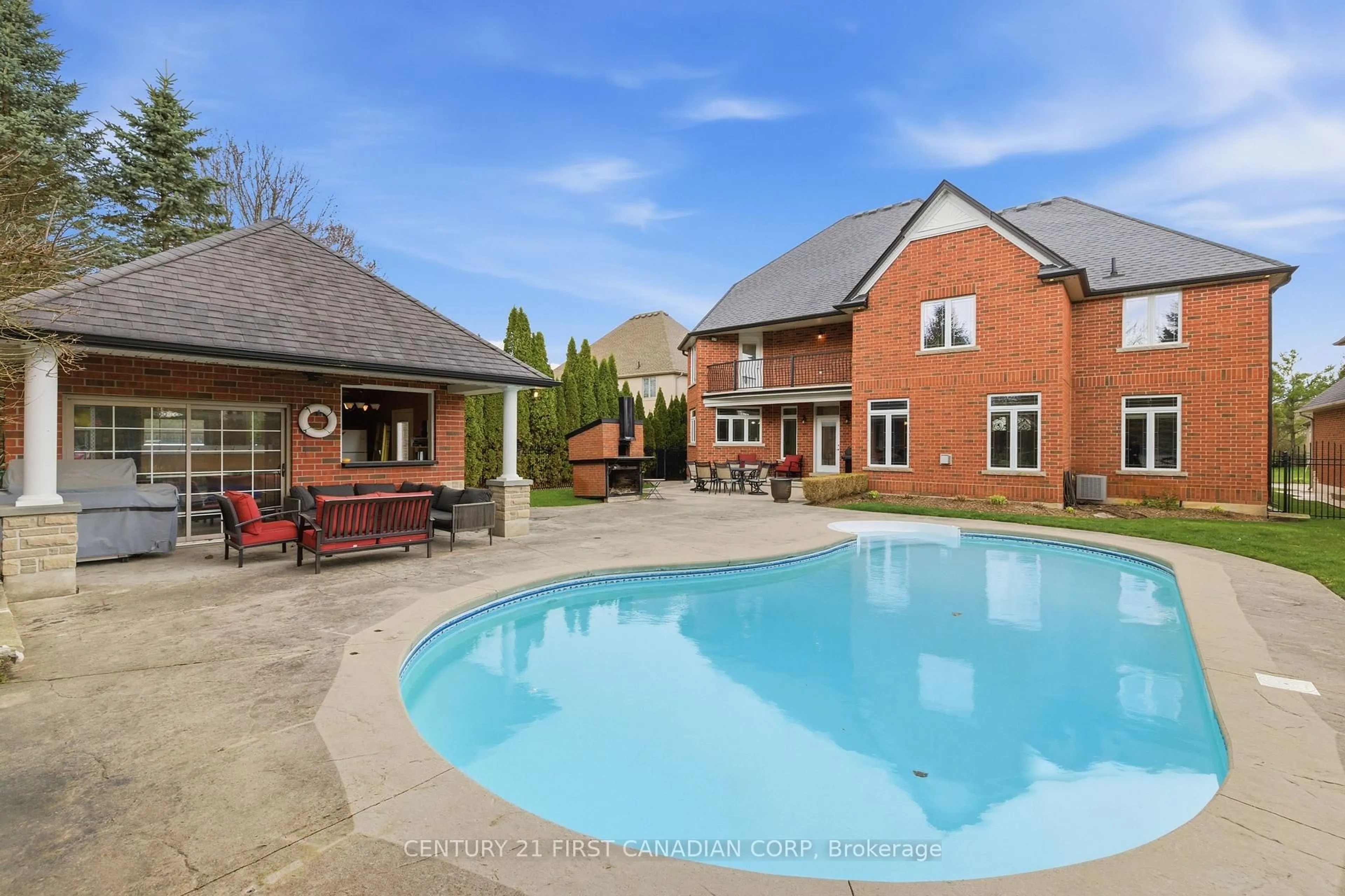 Pool for 7222 Clayton Walk #2, London South Ontario N6P 1W1