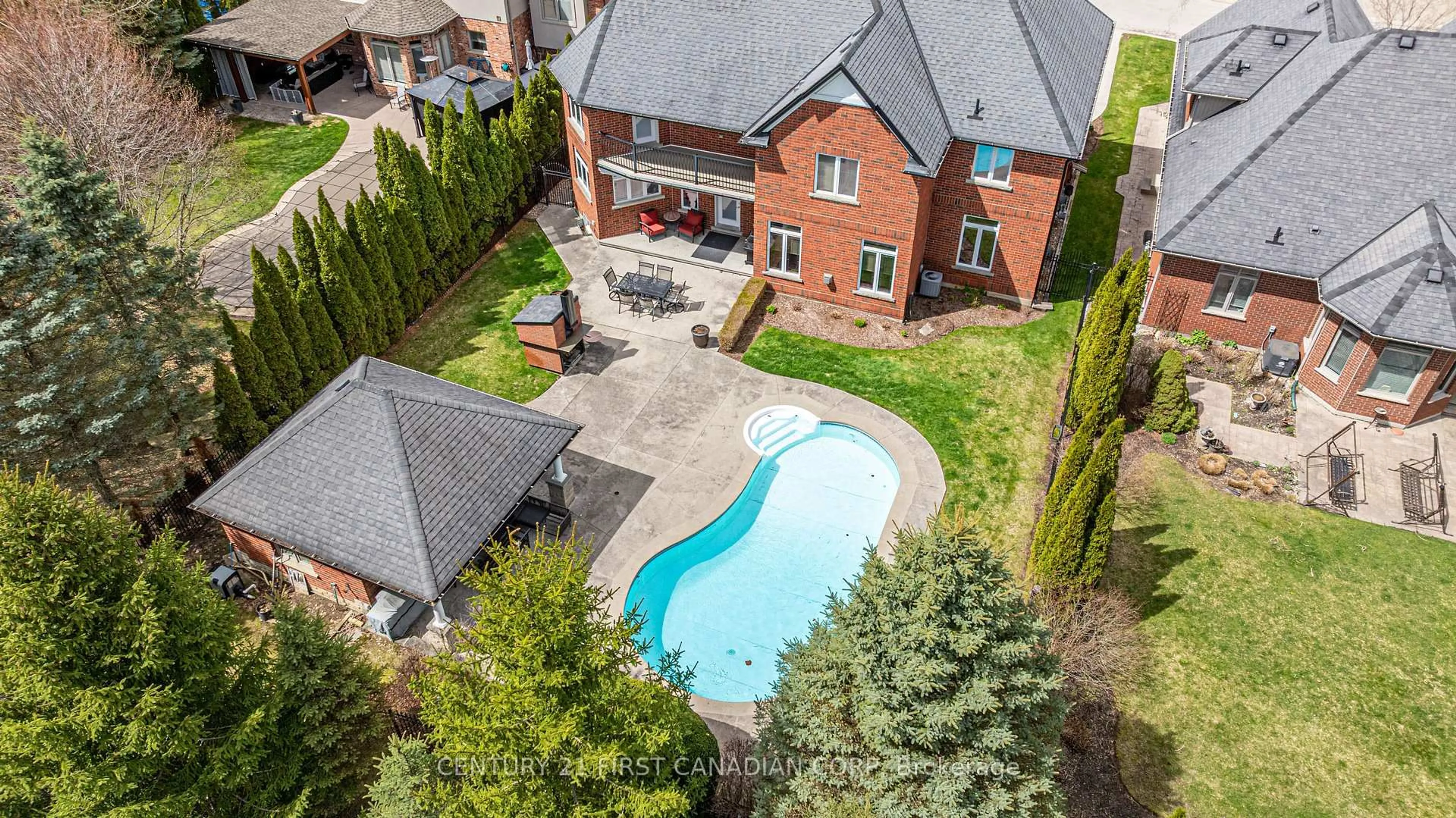 A pic from outside/outdoor area/front of a property/back of a property/a pic from drone, street for 7222 Clayton Walk #2, London South Ontario N6P 1W1
