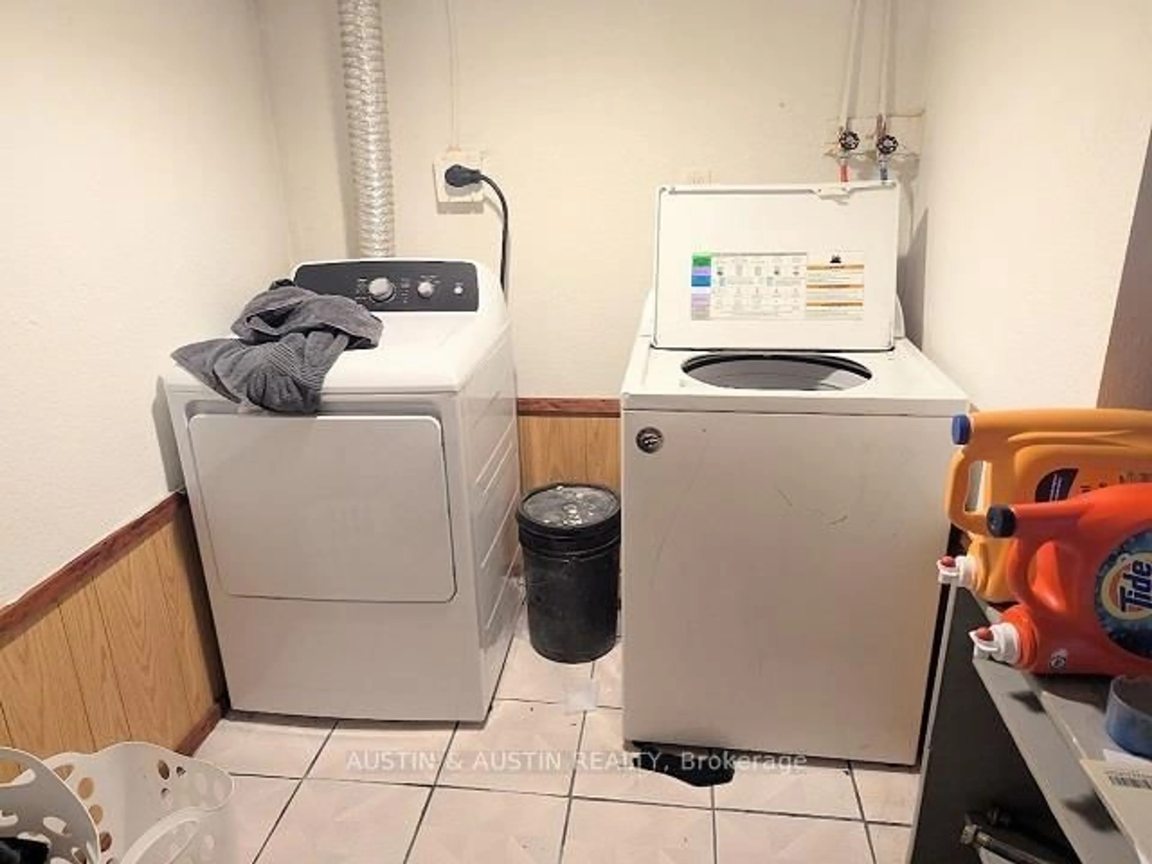 Laundry room for 54 Hearst Ave, Dryden Ontario P8N 2K5