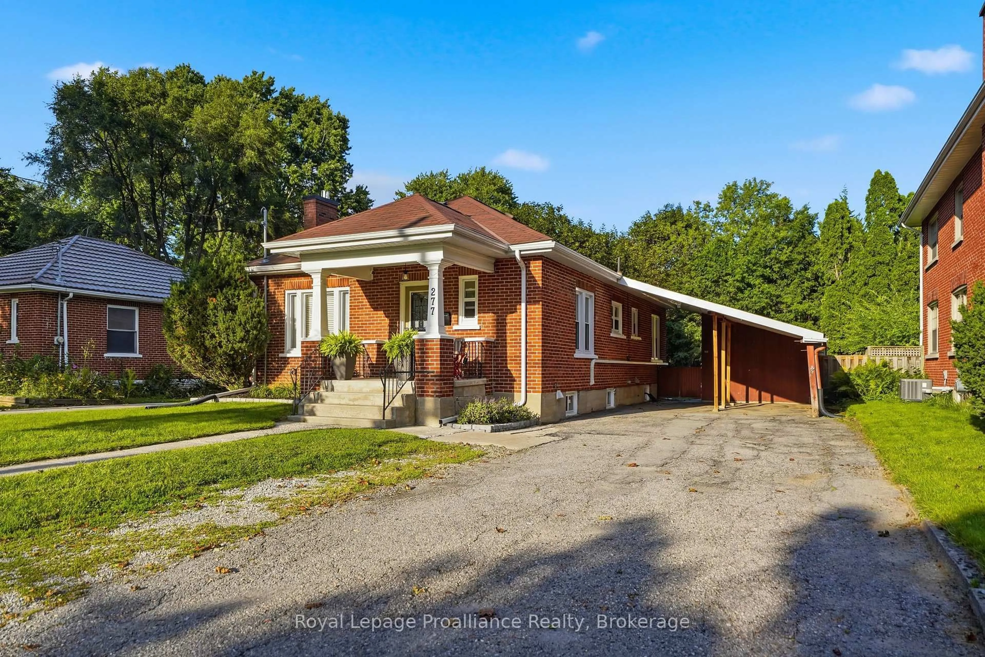 Home with brick exterior material, building for 277 Dufferin Ave, Belleville Ontario K8N 3X6