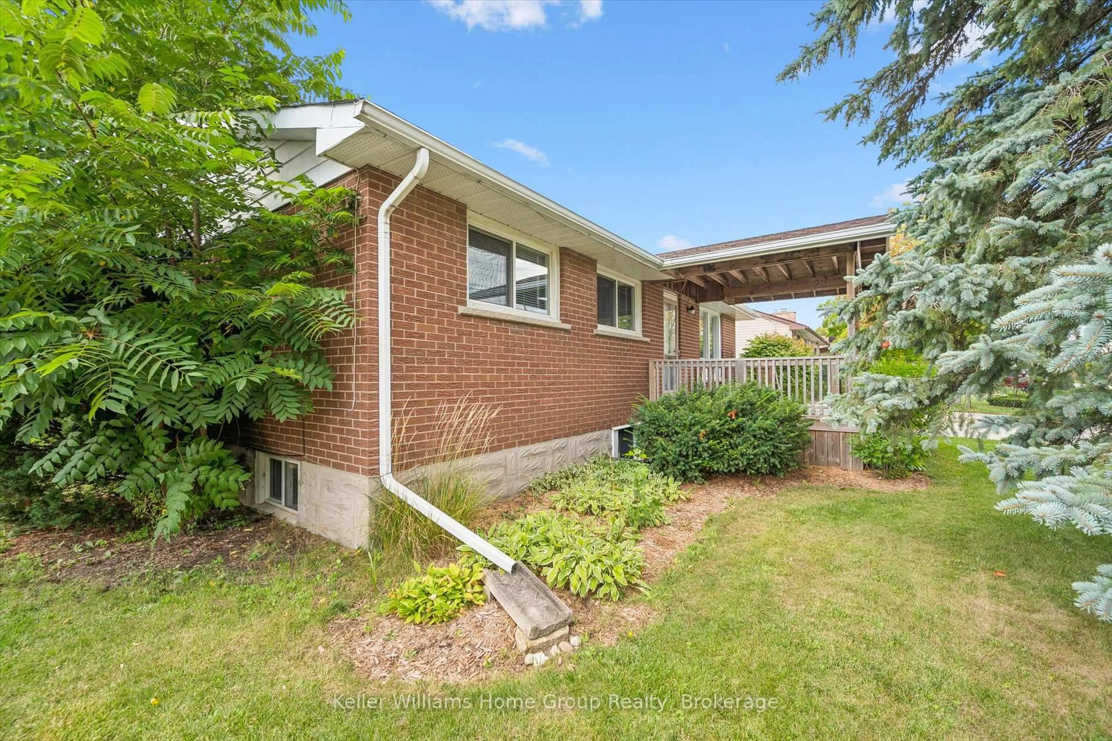 Home with brick exterior material, unknown for 545 Gartshore St, Centre Wellington Ontario N1M 2B3