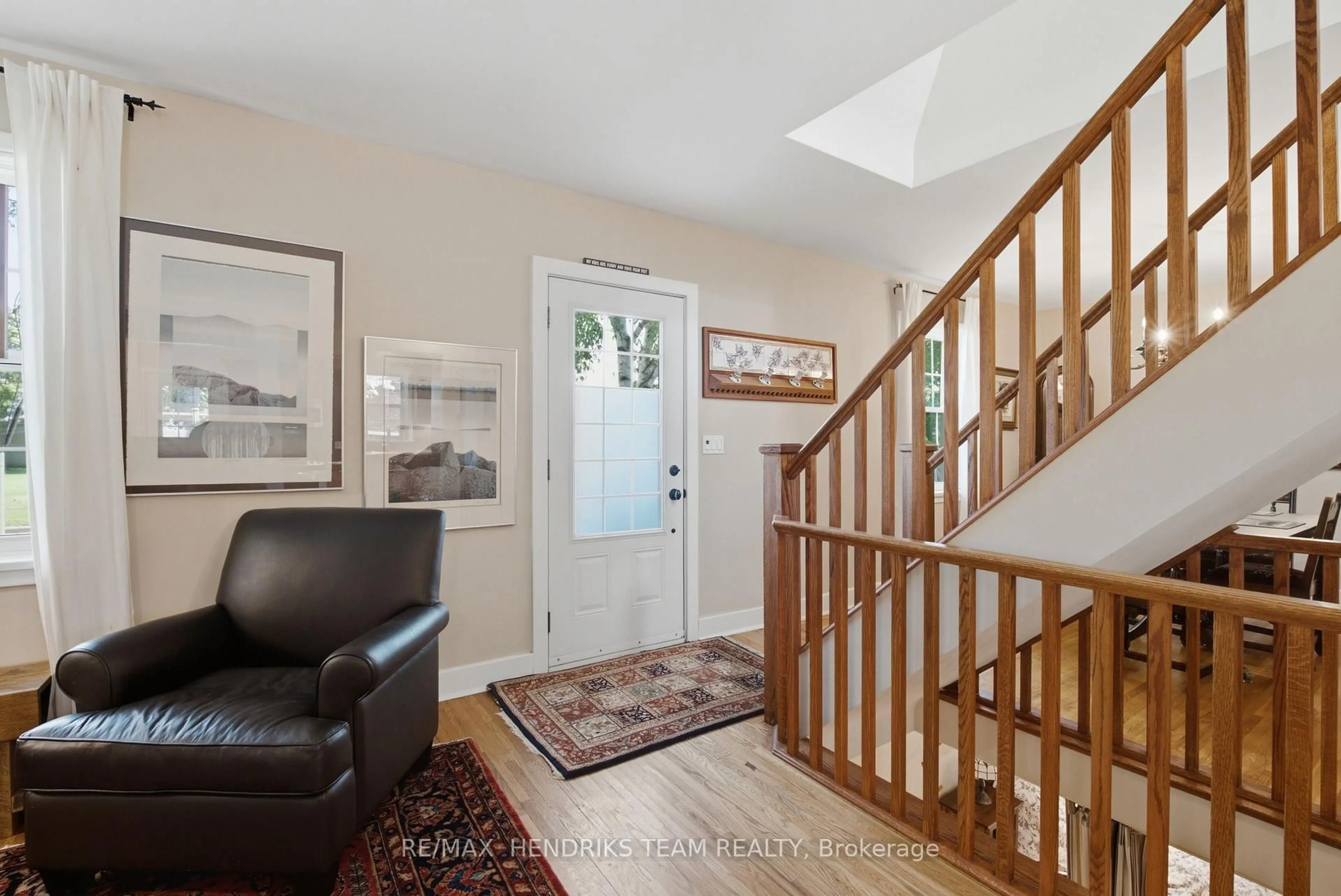 Indoor entryway for 138 Kathleen St, Guelph Ontario N1H 4Y3