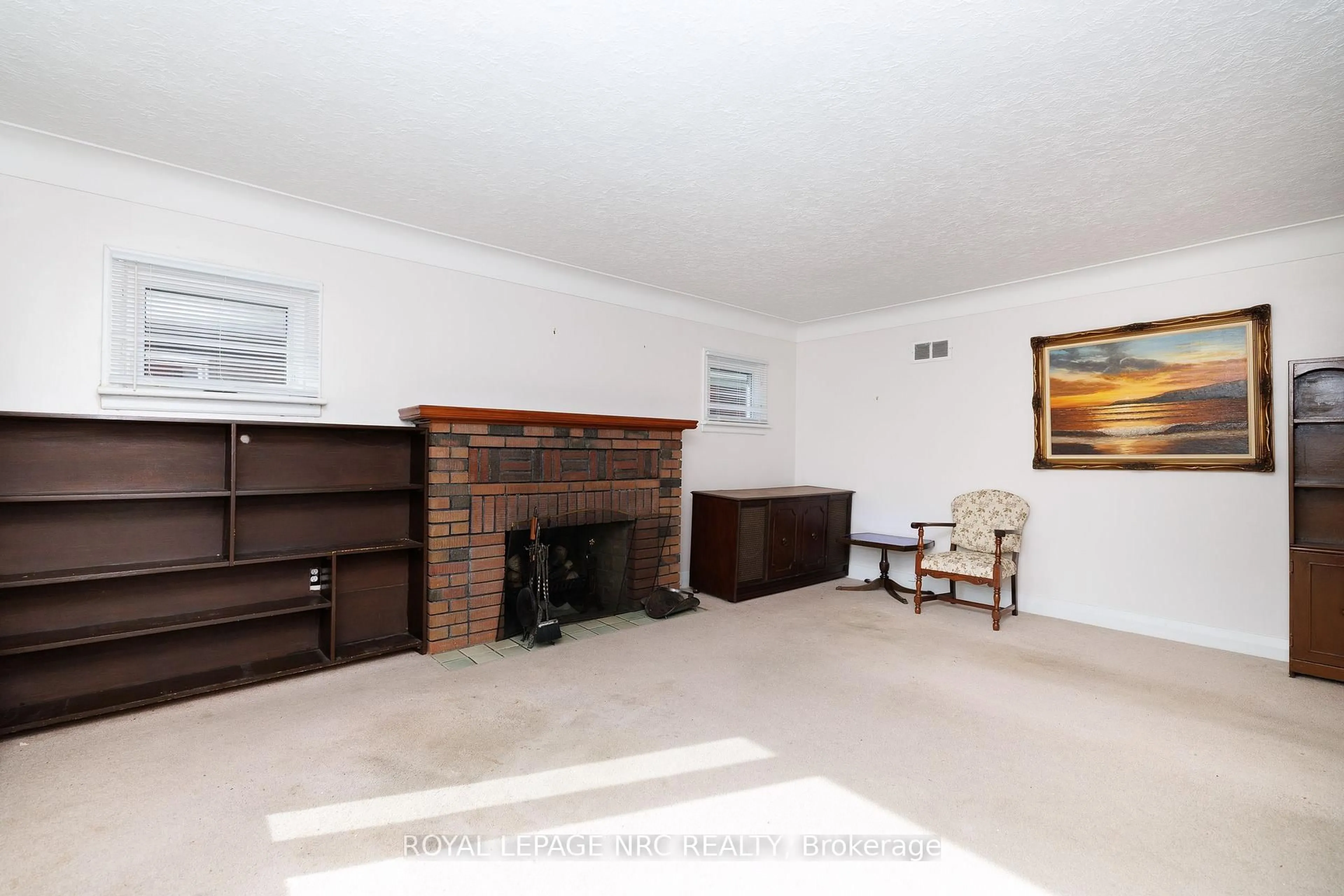 Living room with furniture, unknown for 276 Glenridge Ave, St. Catharines Ontario L2T 3K4