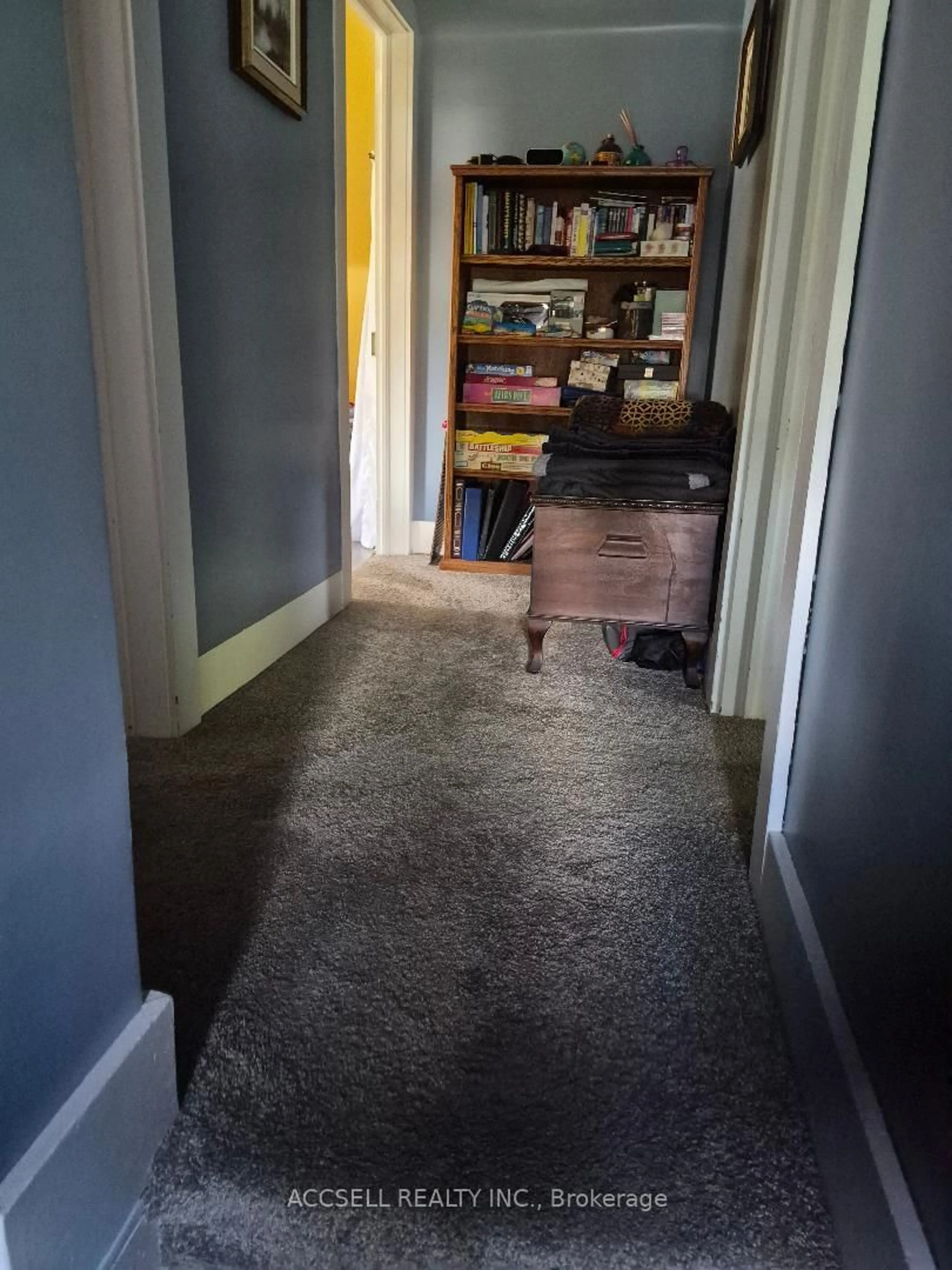 A pic of a room for 545 Broadway St, Out of Area Ontario N0N 1T0