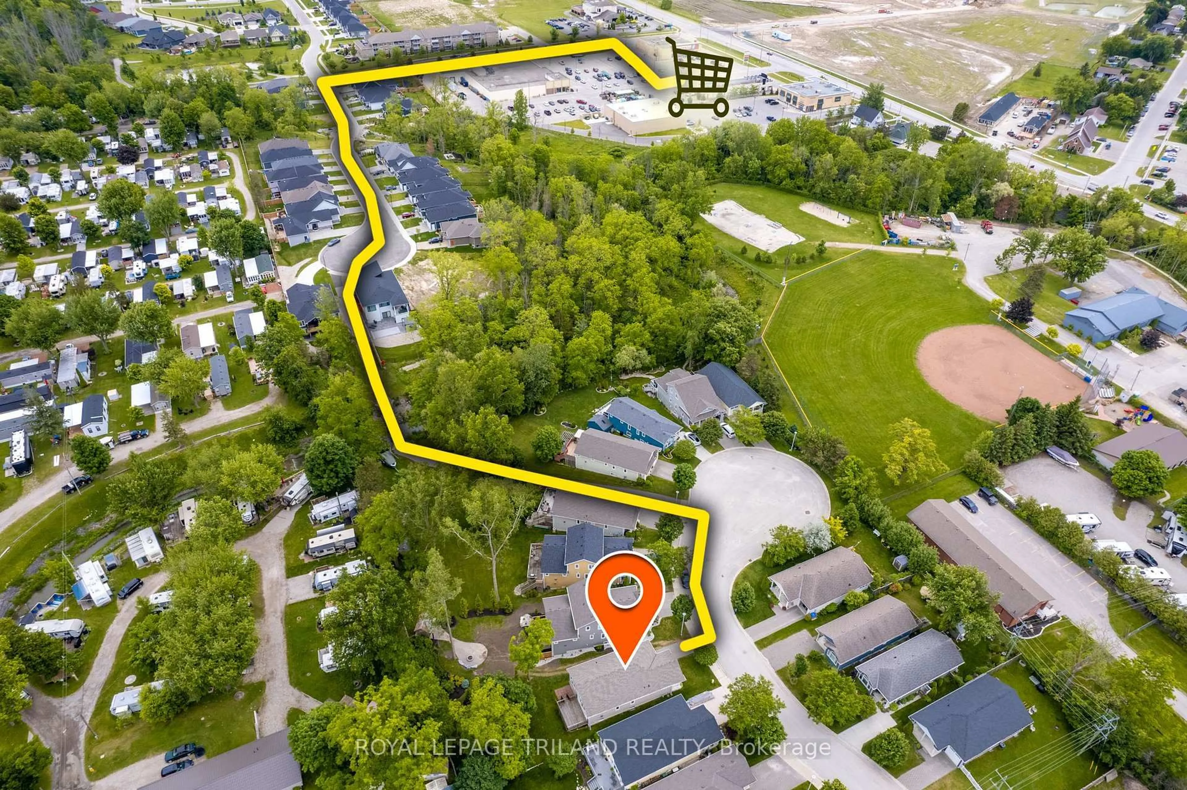 A pic from outside/outdoor area/front of a property/back of a property/a pic from drone, street for 17 VILLAGE Gate, Lambton Shores Ontario N0M 1T0