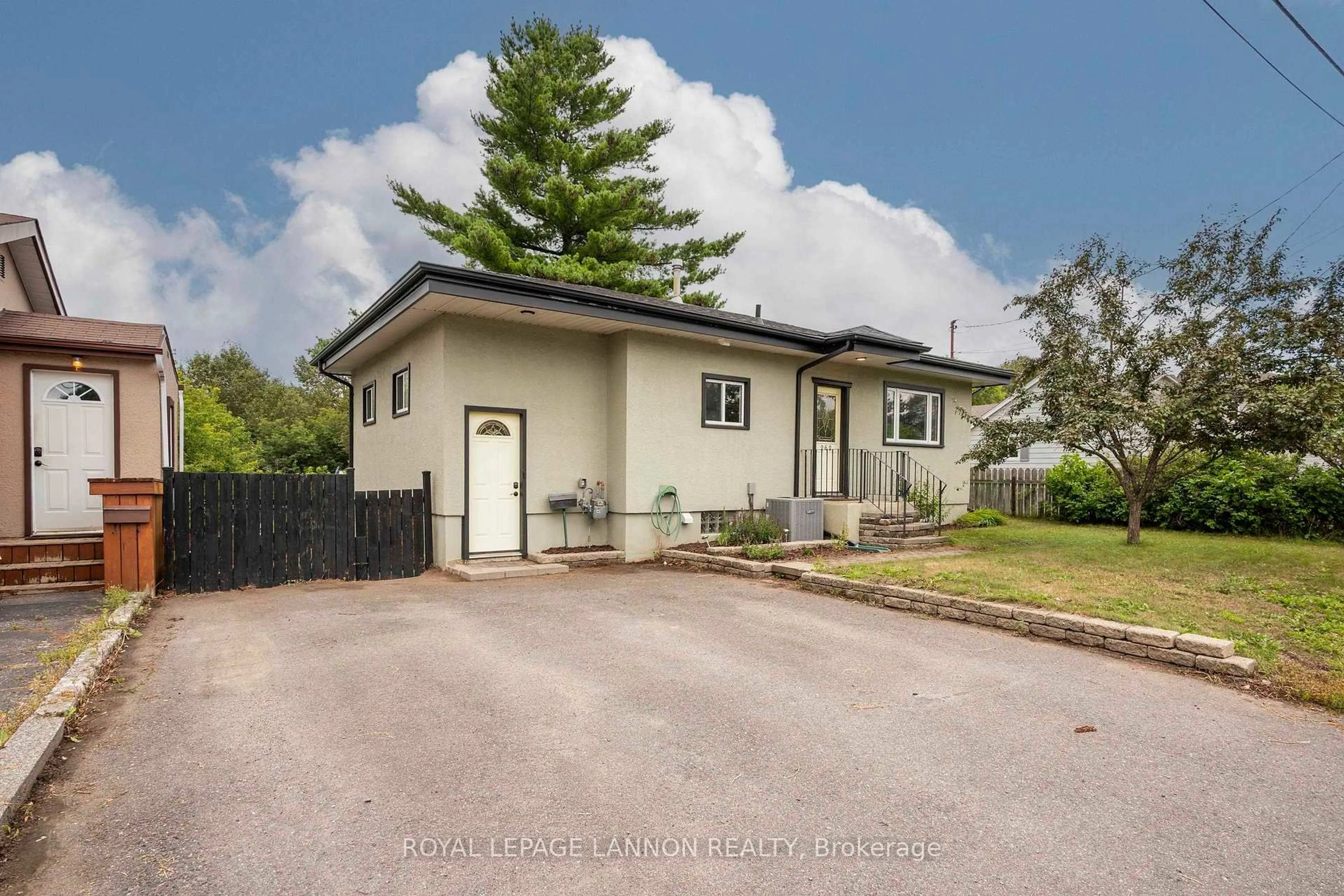 A pic from outside/outdoor area/front of a property/back of a property/a pic from drone, street for 262 THERESA St, Thunder Bay Ontario P7A 5P9