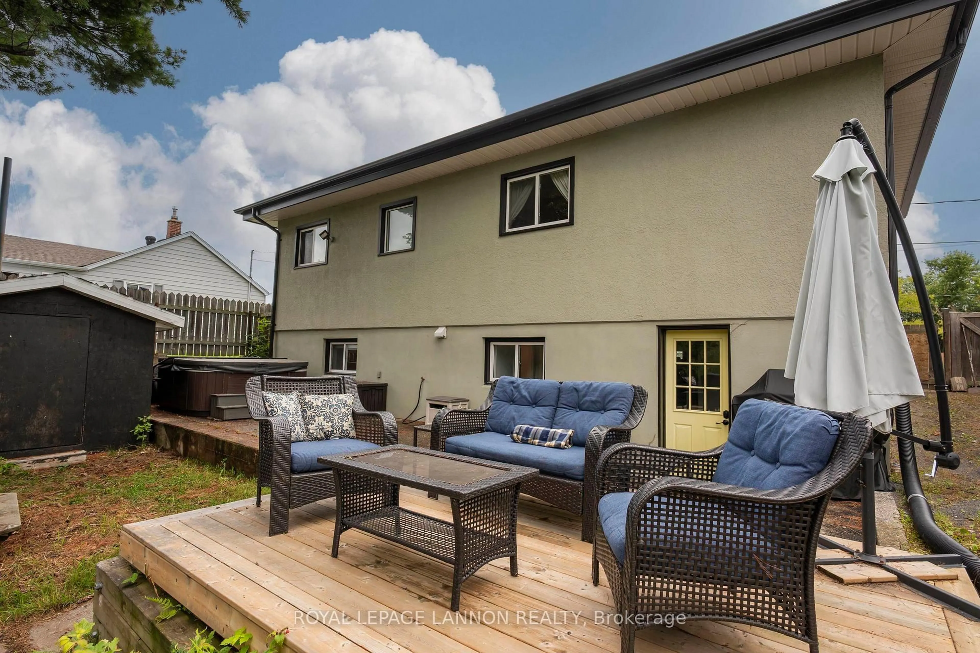 Patio, street for 262 THERESA St, Thunder Bay Ontario P7A 5P9