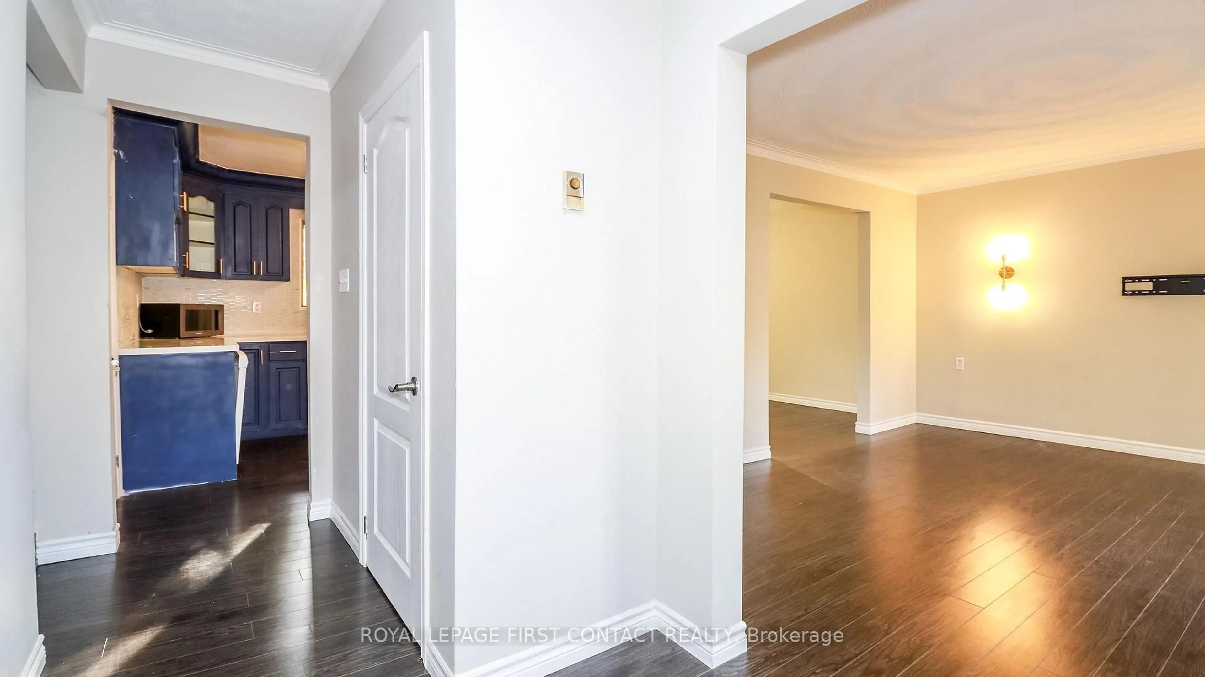 Indoor entryway for 18 Kennedy Dr, Kawartha Lakes Ontario K0M 1N0