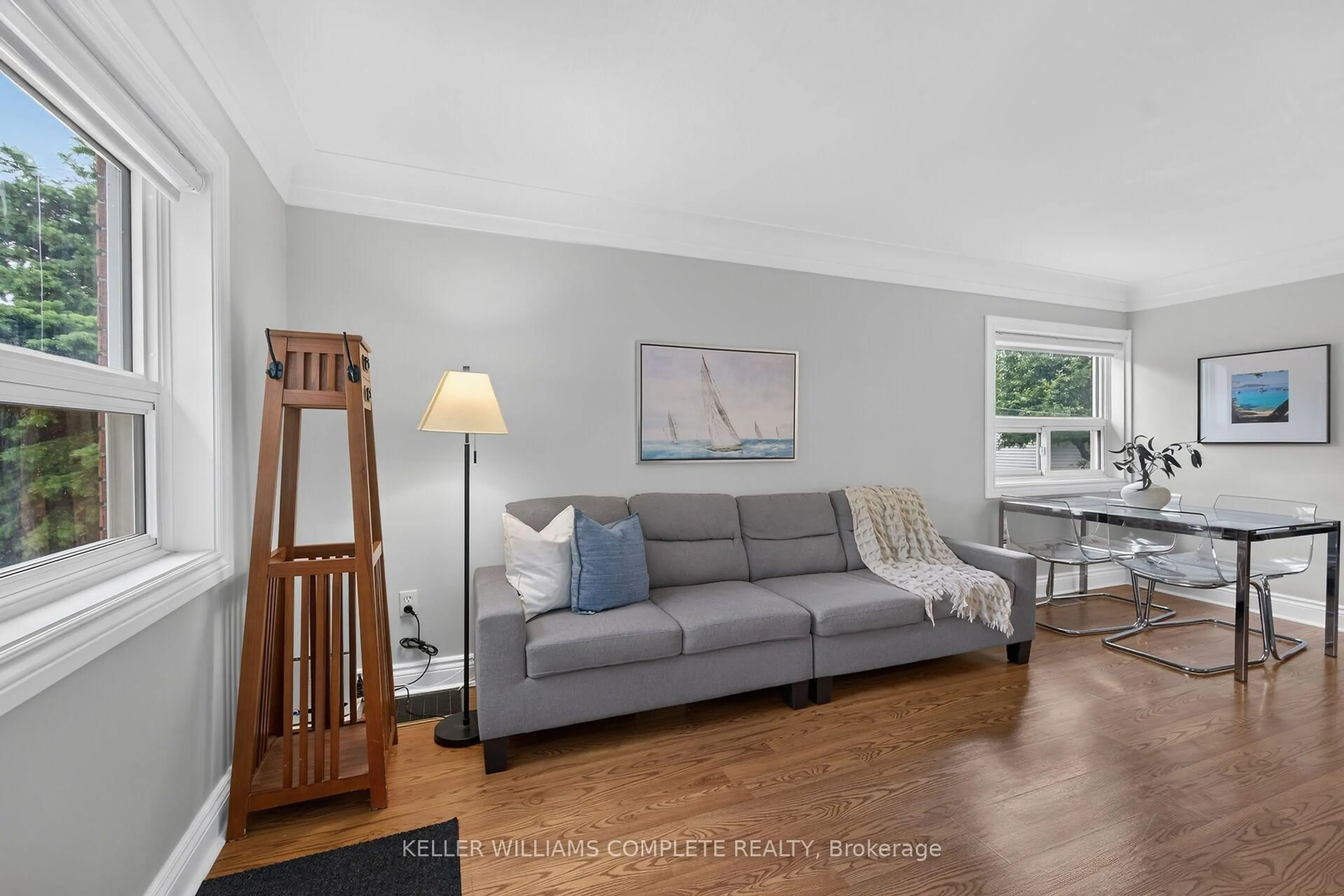 Living room with furniture, unknown for 197 FAIRFIELD Ave, Hamilton Ontario L9H 5H3