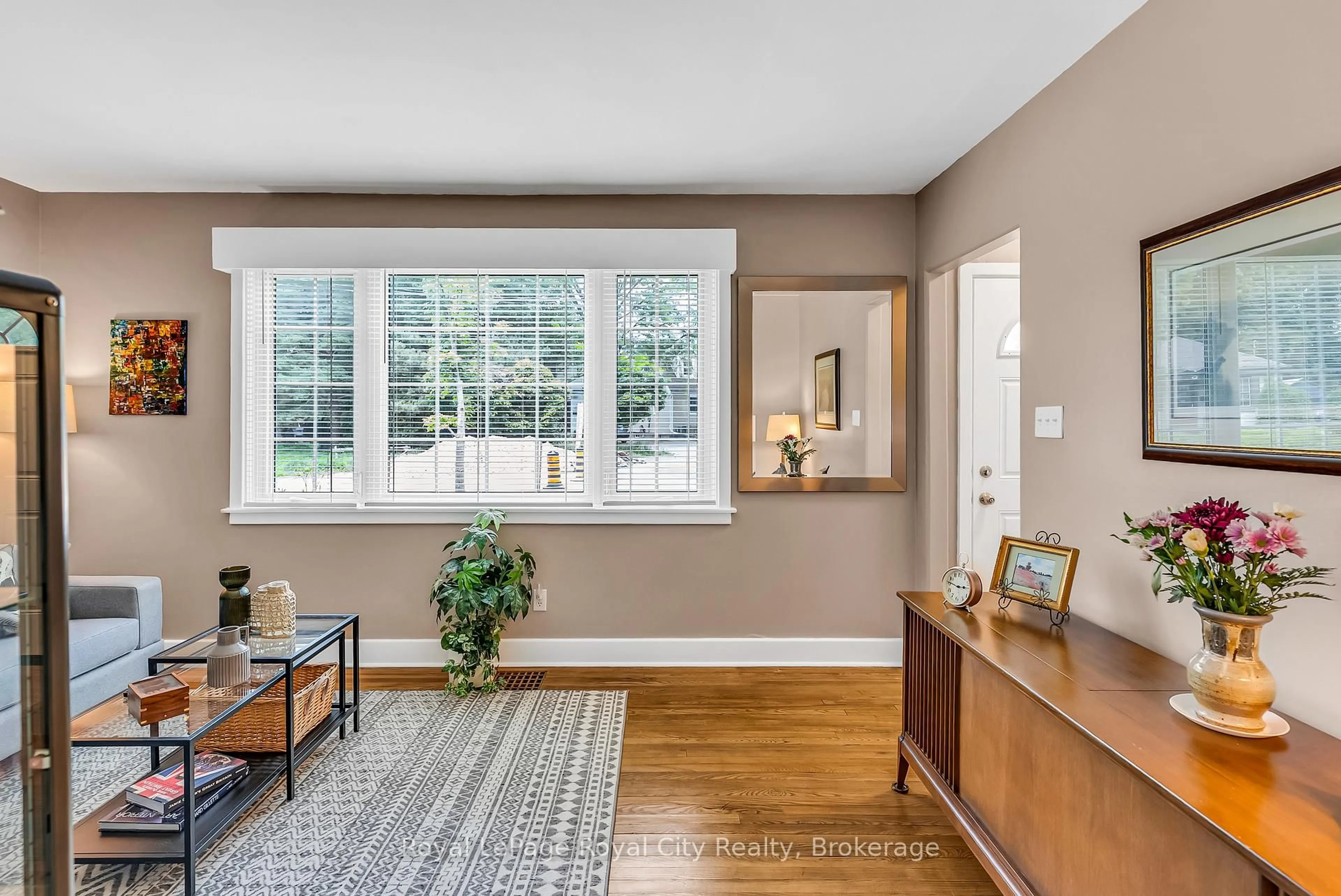 Indoor entryway for 56 Winston Cres, Guelph Ontario N1E 2K2