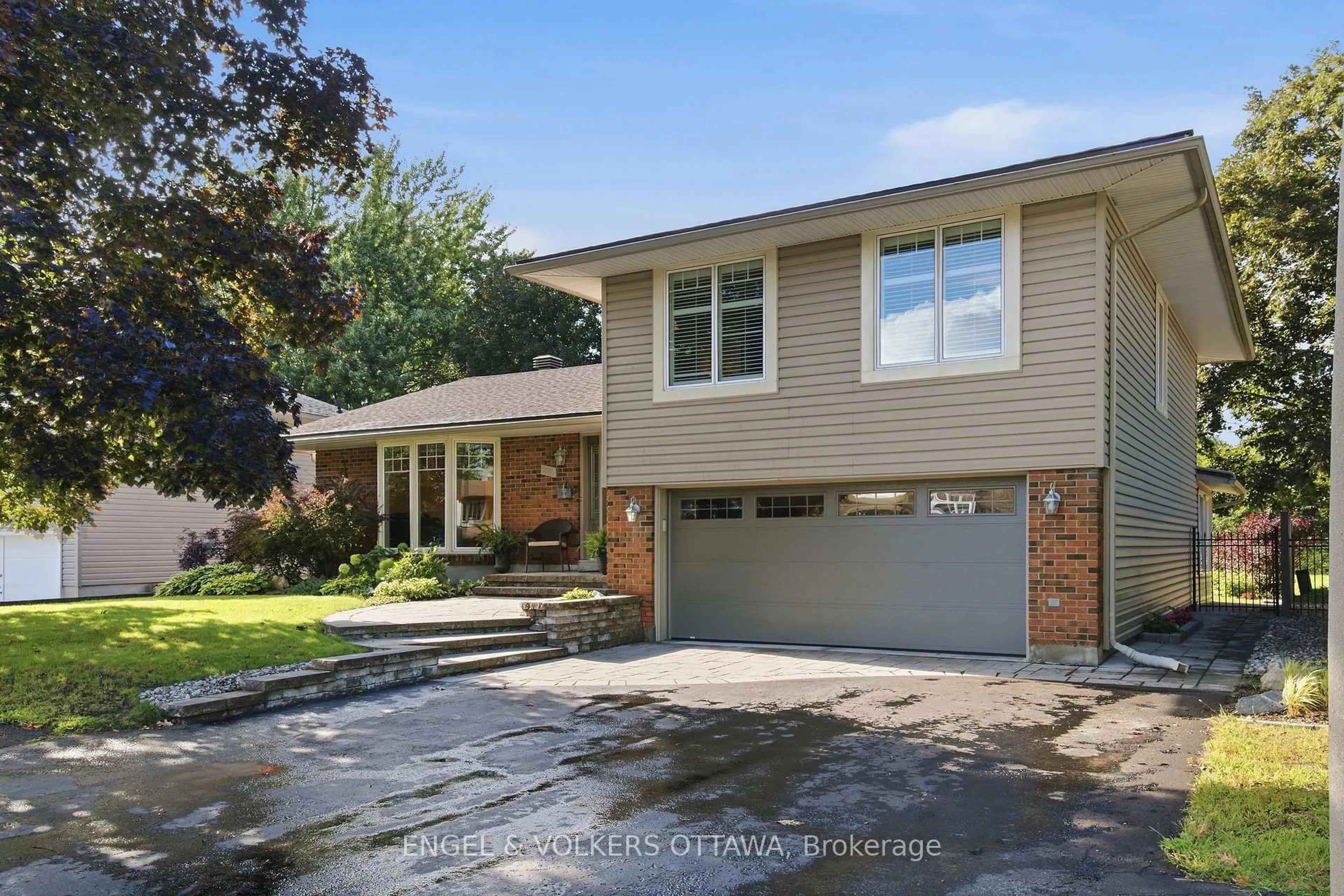 Home with brick exterior material, street for 885 Plante Dr, Ottawa Ontario K1V 9E3