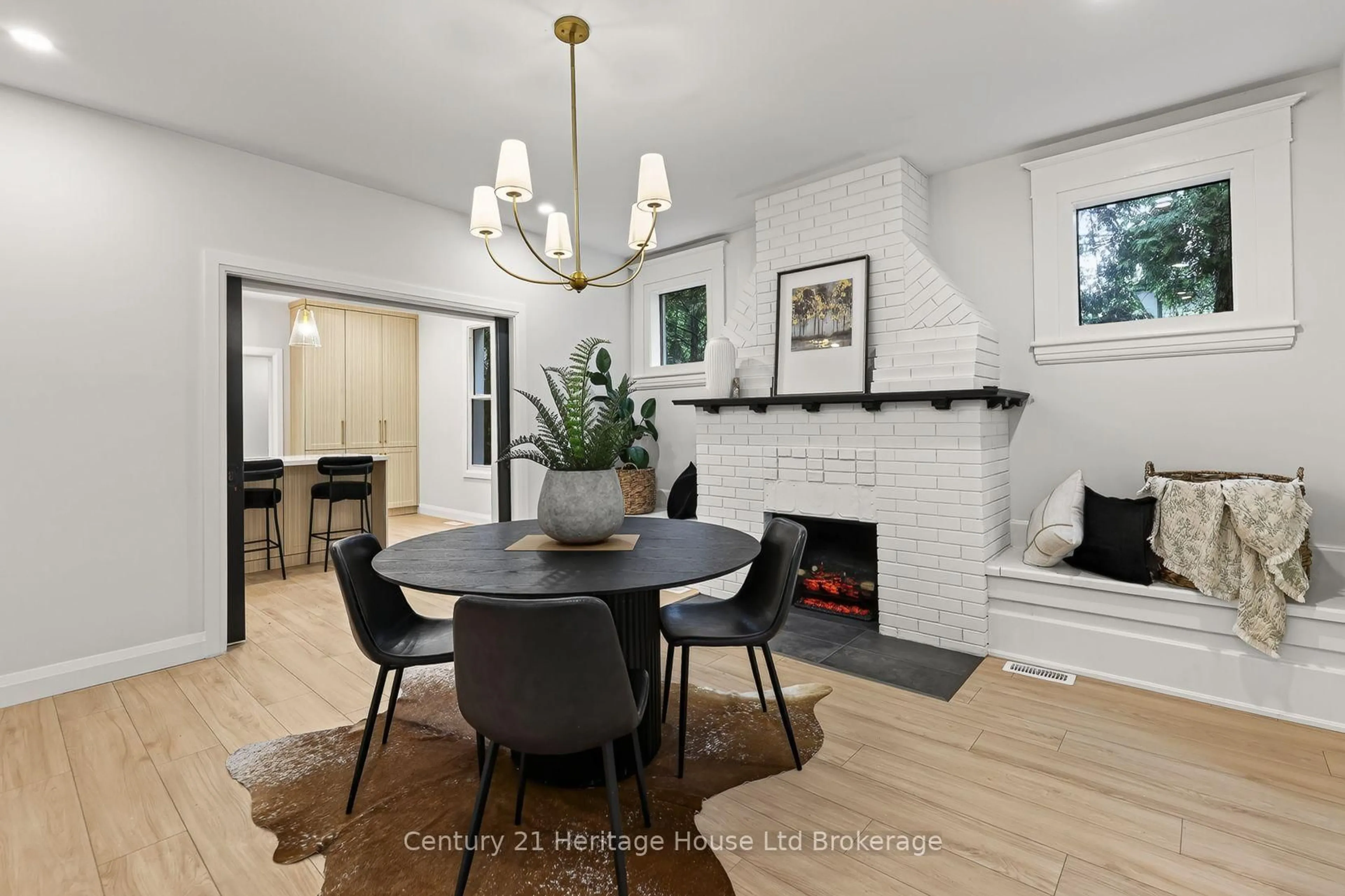 Dining room, ceramic/tile floor for 256 Union St, Norfolk Ontario N3Y 2B5