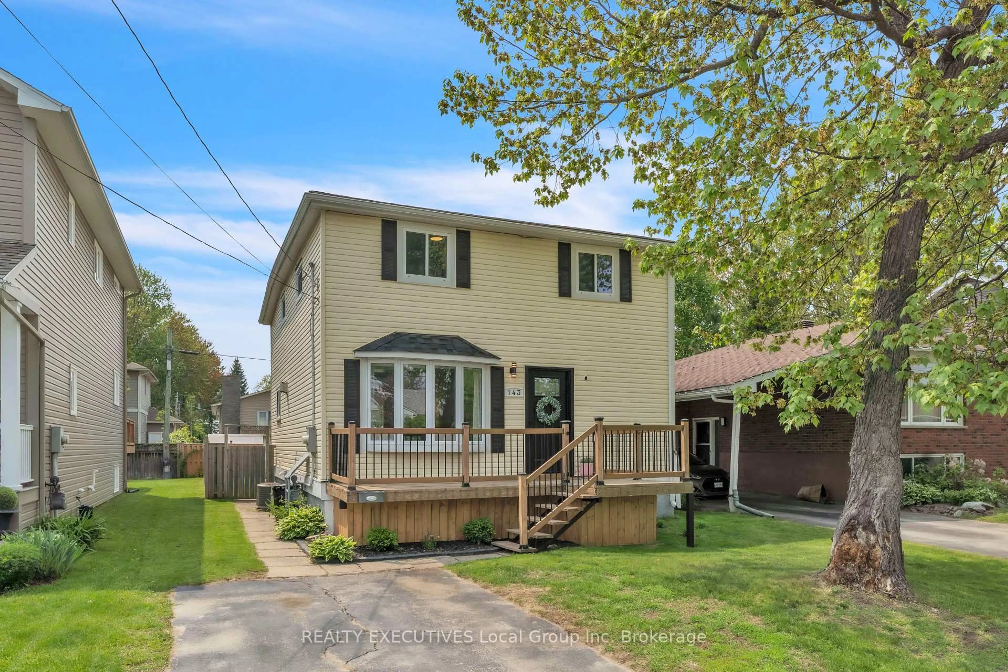 Home with vinyl exterior material, street for 143 Whitney Ave, North Bay Ontario P1A 1Y7