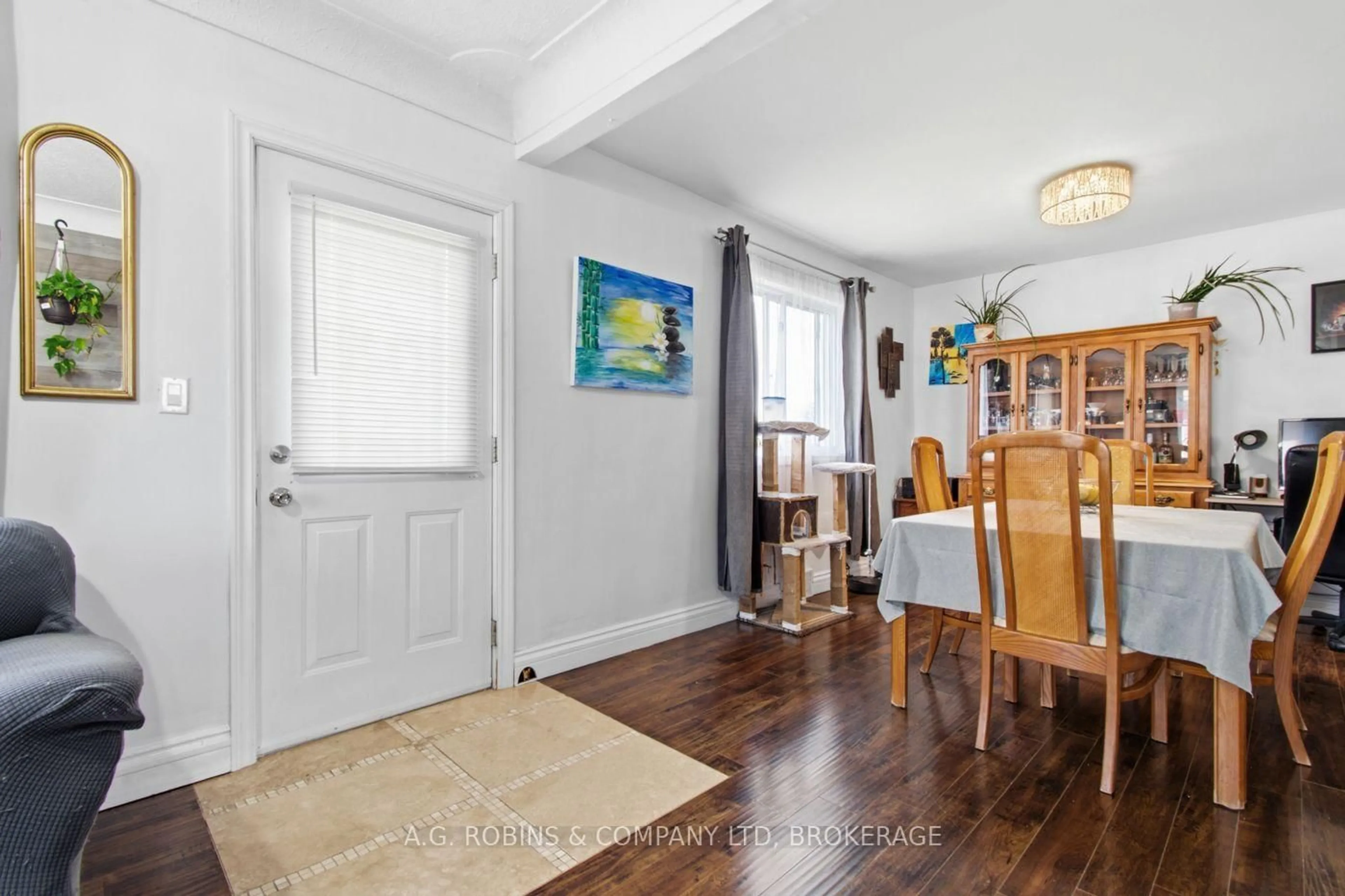 Dining room, unknown for 54 Clifford Ave, Welland Ontario L3C 2G1
