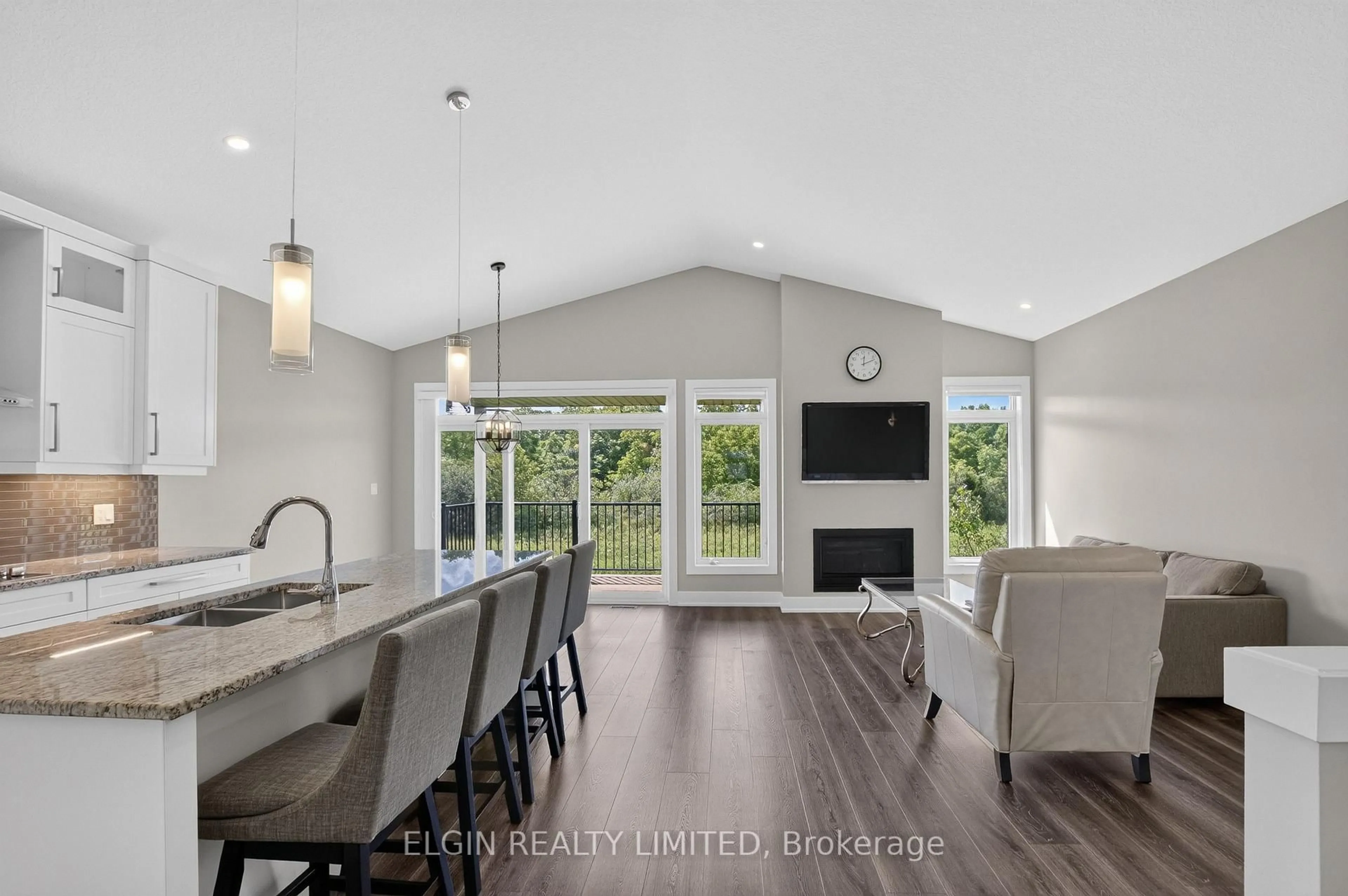 Open concept kitchen, unknown for 10 Mcpherson Crt #18, Central Elgin Ontario N5P 0E6