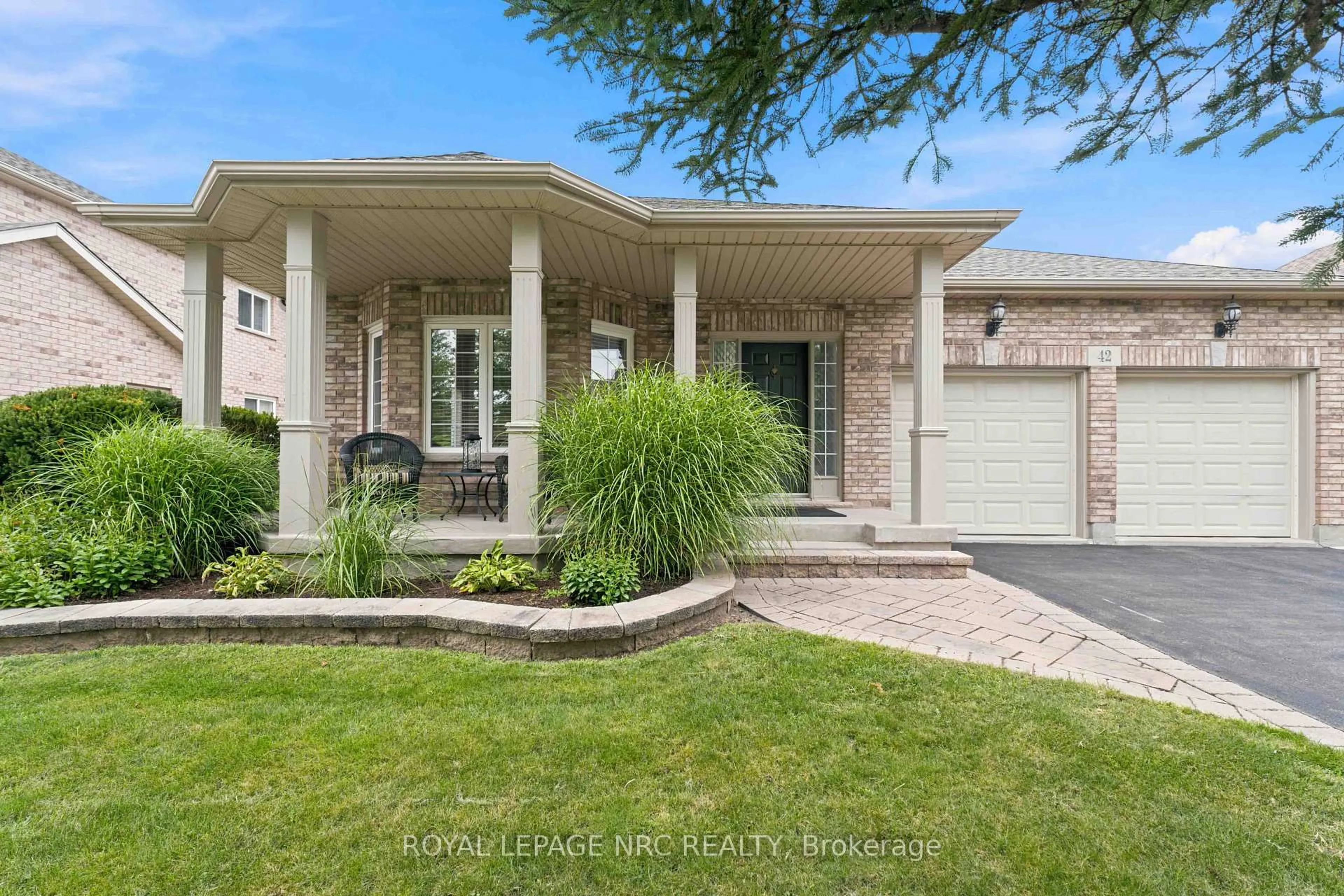 Home with brick exterior material, street for 42 Loretta Dr, Niagara-on-the-Lake Ontario L0S 1T0