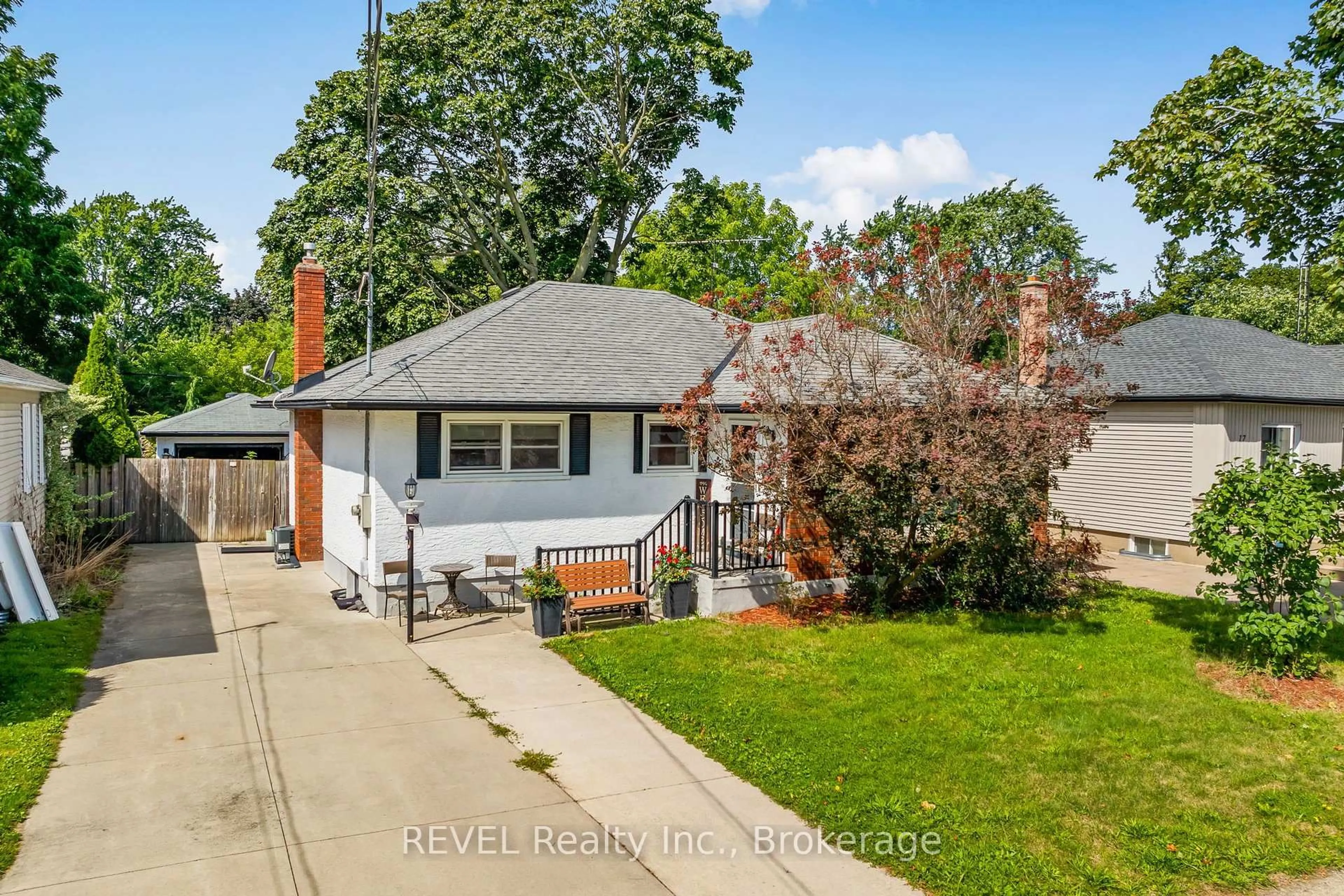 Unknown for 15 Duncan Dr, St. Catharines Ontario L2N 3N8