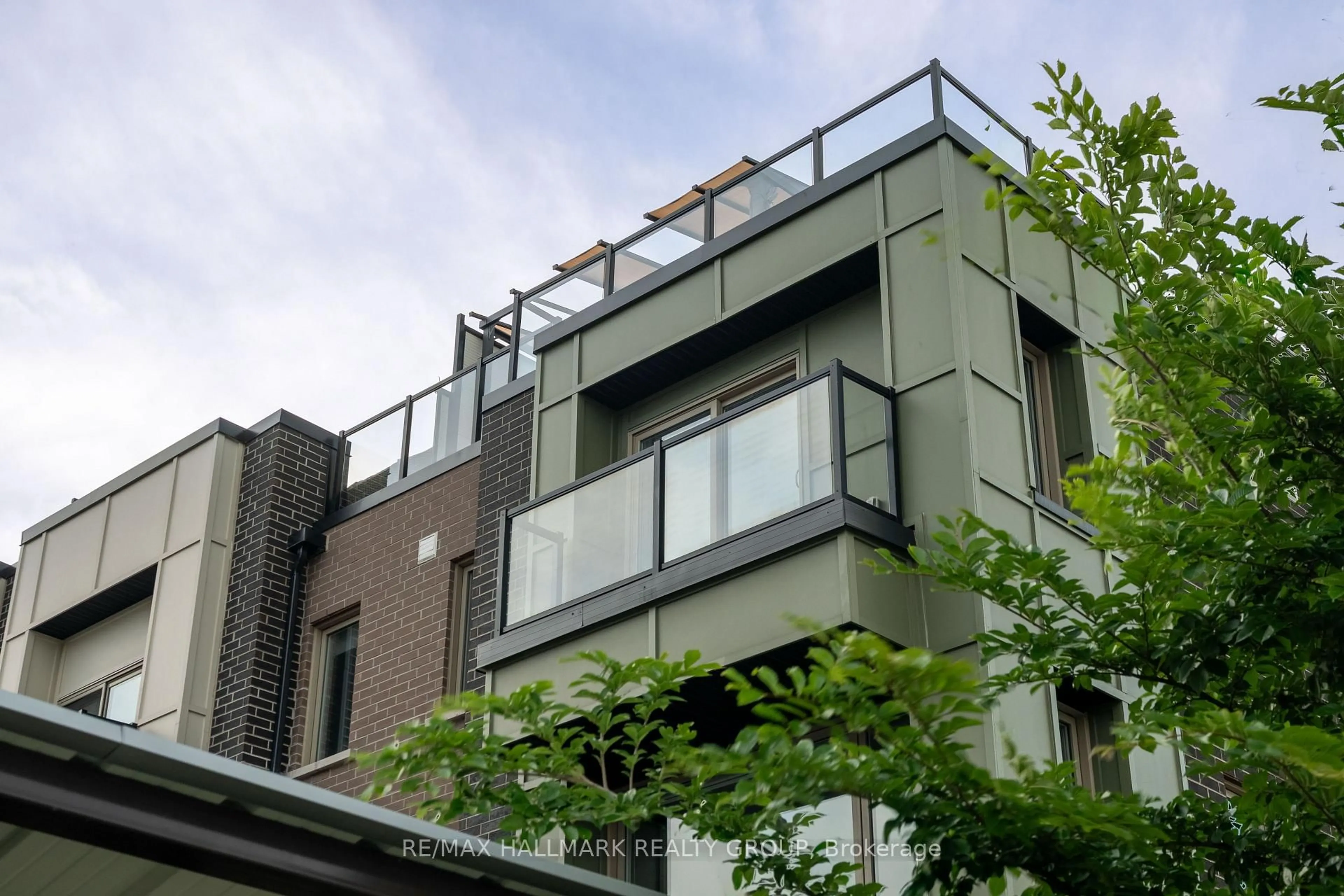 Balcony in the apartment, building for 583 Takamose Private #217, Ottawa Ontario K1K 4Z4