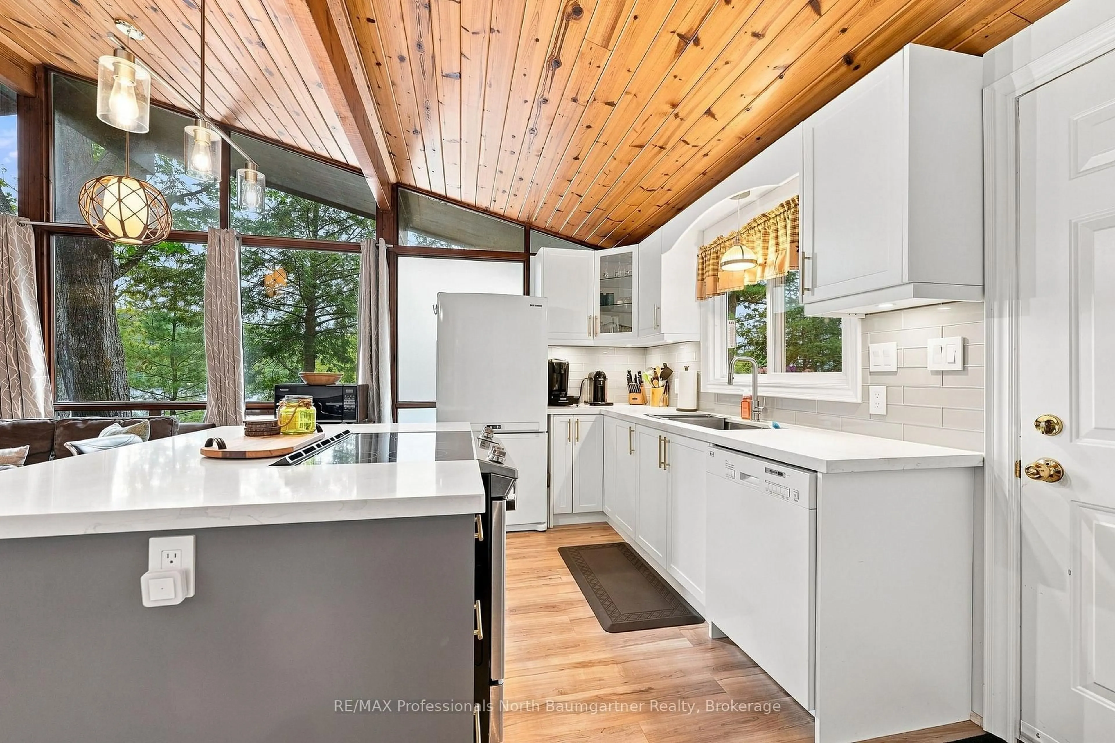 Contemporary kitchen, unknown for 2937 Watts Rd, Dysart et al Ontario K0M 1S0