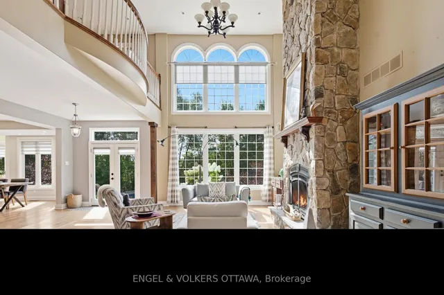 6622 Blossom Trail Dr, Ottawa 5