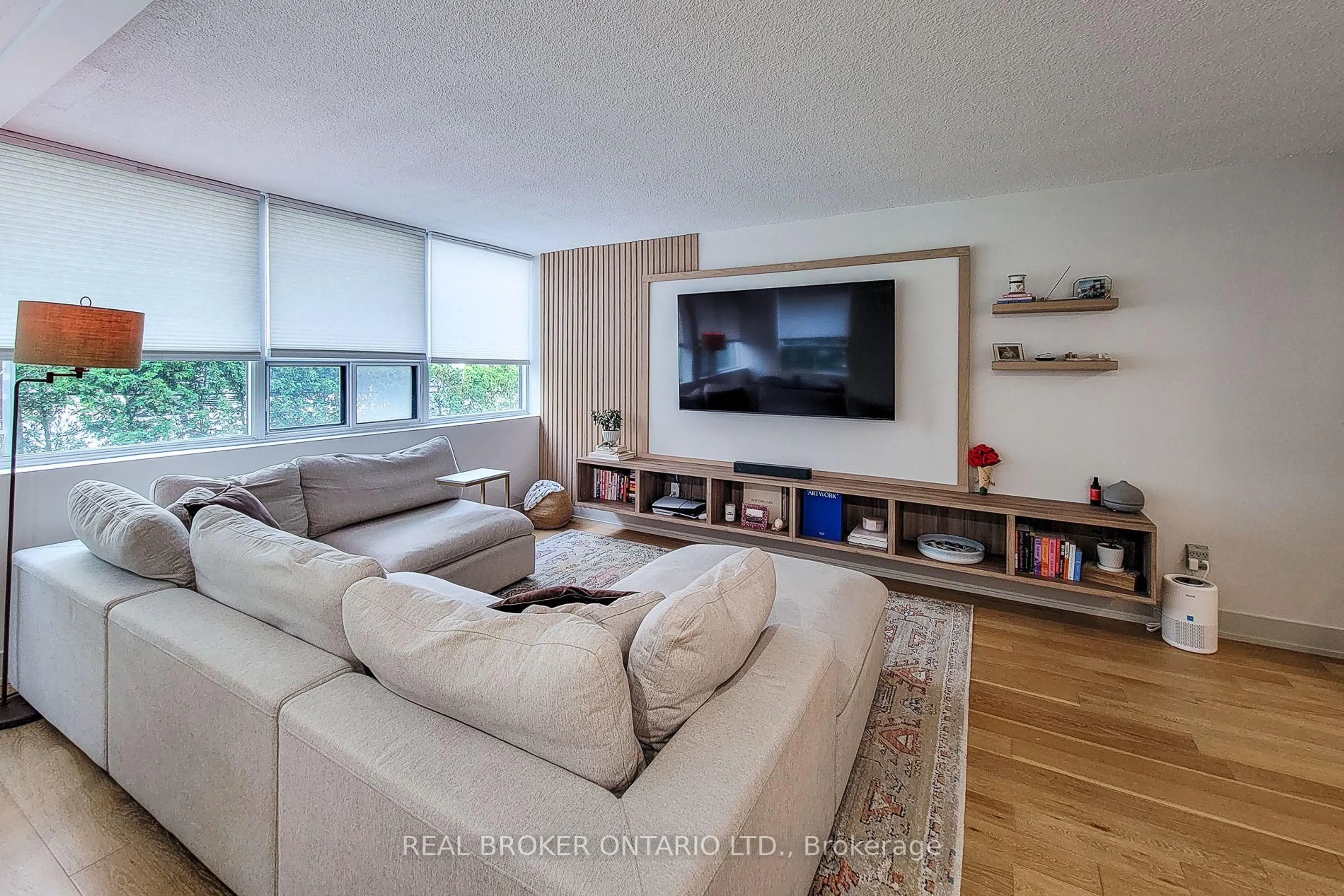 Living room with furniture, unknown for 120 Duke St ##202, Hamilton Ontario L8P 4T1