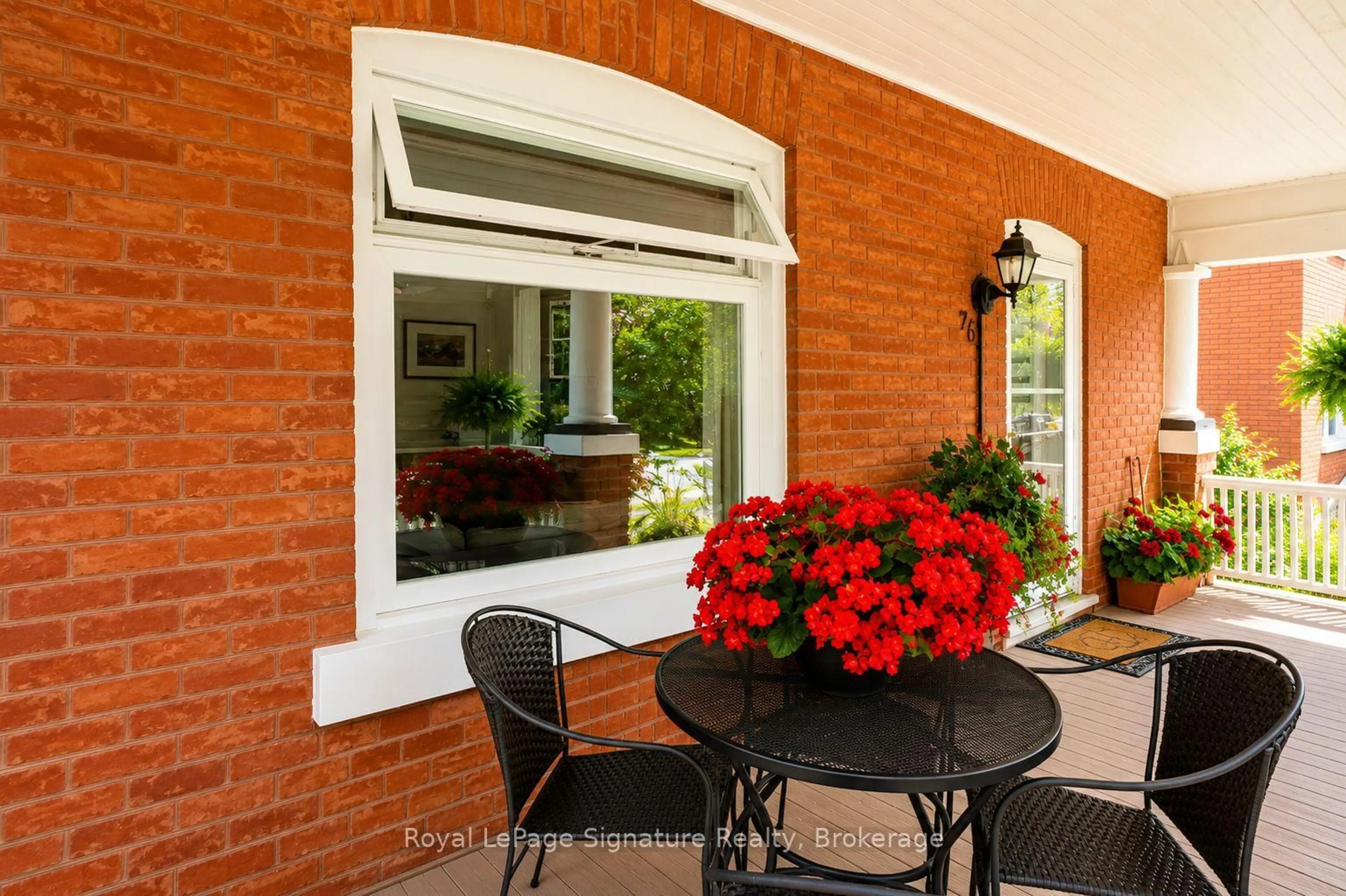Patio, street for 76 Trowbridge St, Meaford Ontario N4L 1G3