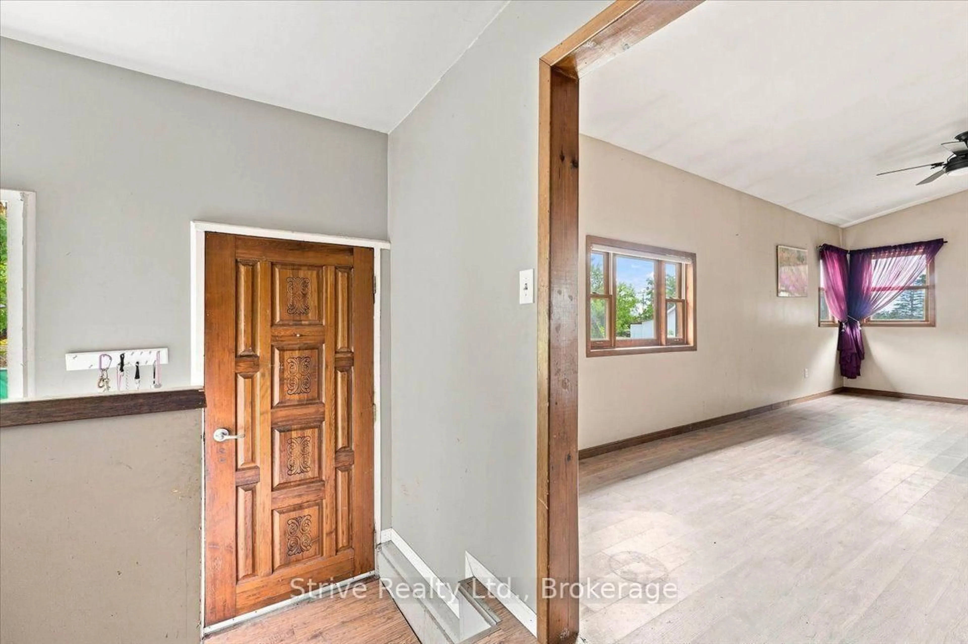 Indoor foyer for 16537 Hwy 62, Madoc Ontario K0K 1Y0