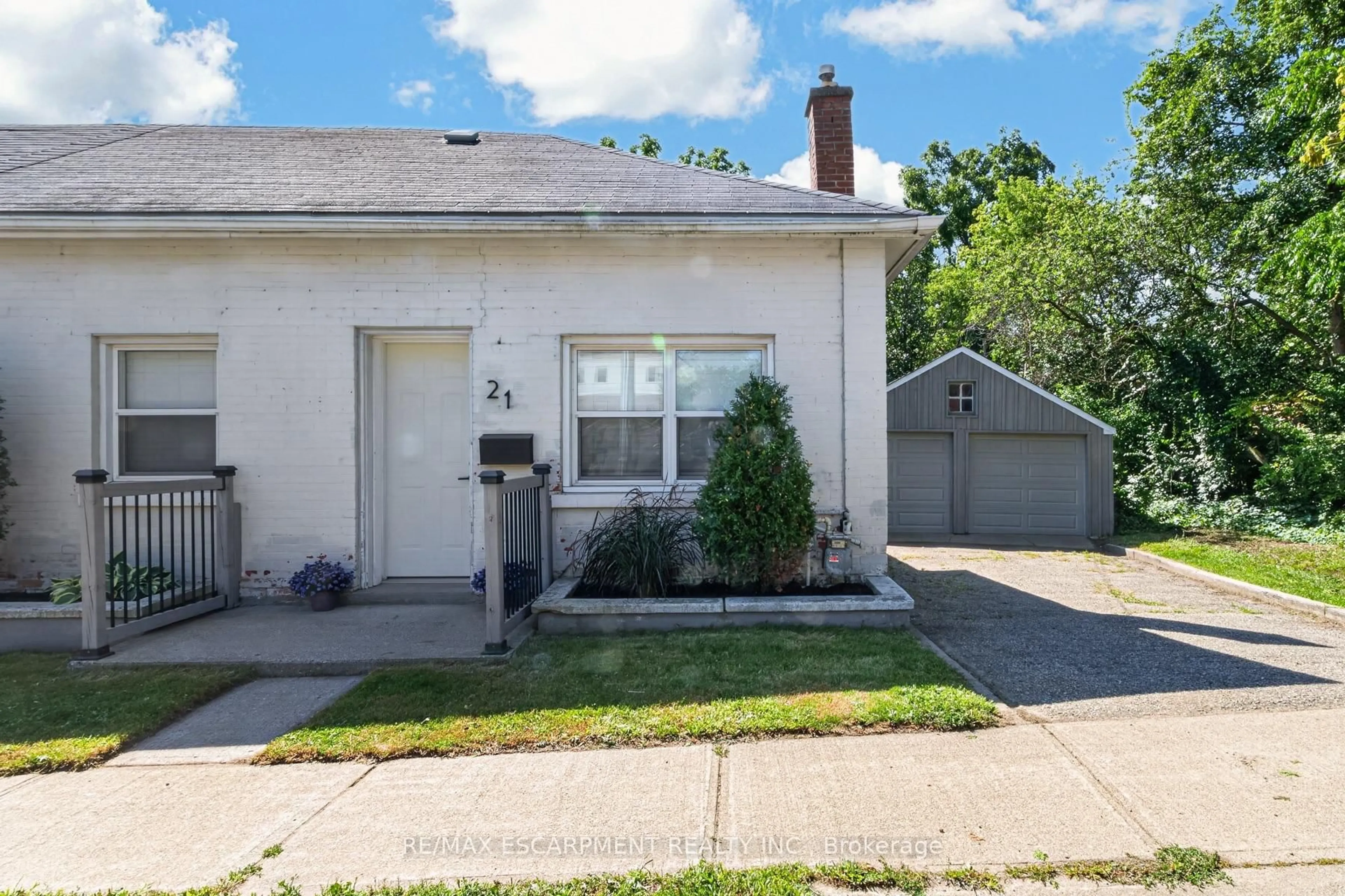 Unknown for 21 Cedar St, Cambridge Ontario N1S 1T8
