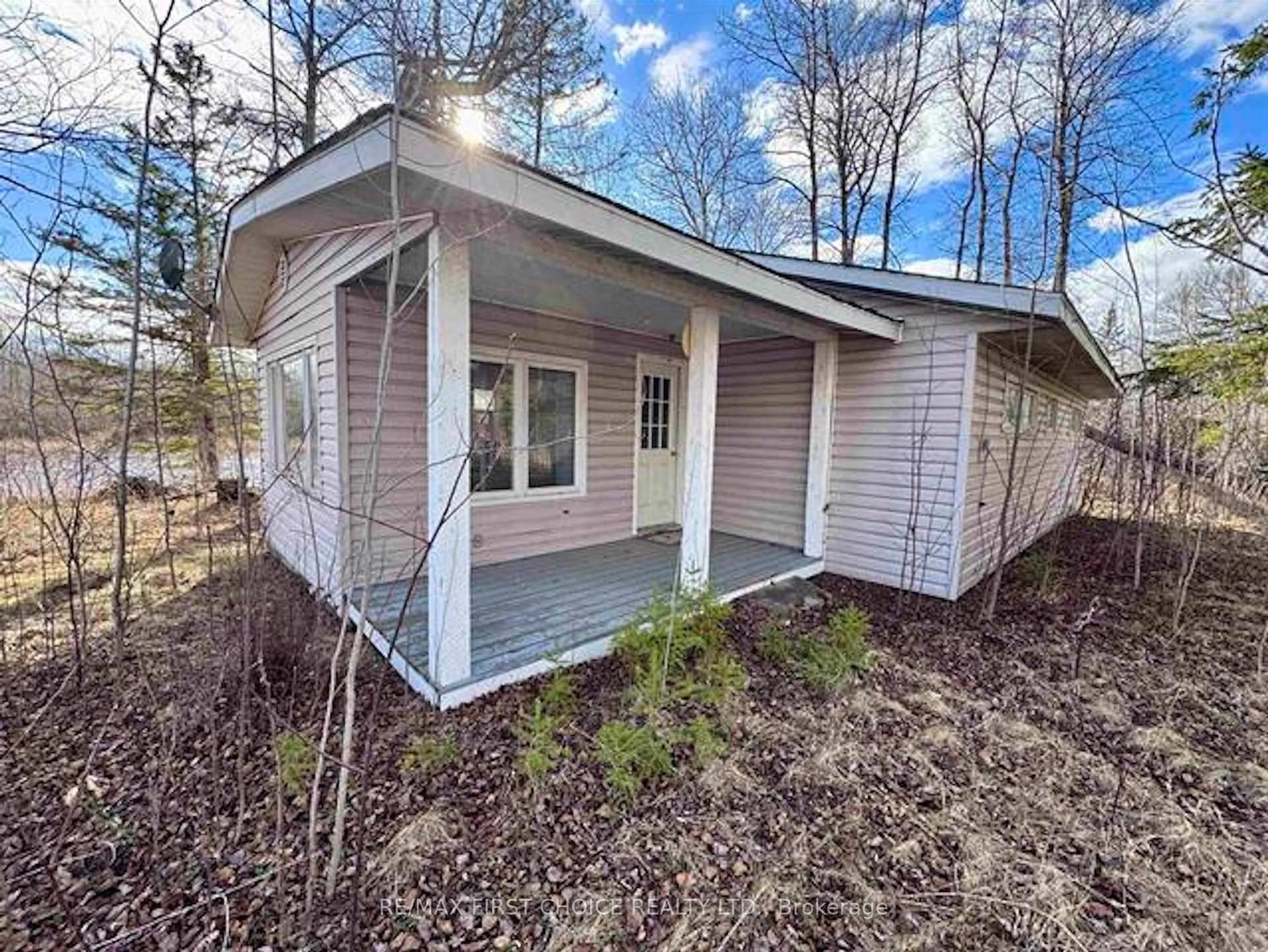 Home with vinyl exterior material, building for 99 Kreger Rd, Lake of the Woods Ontario P0W 1M0