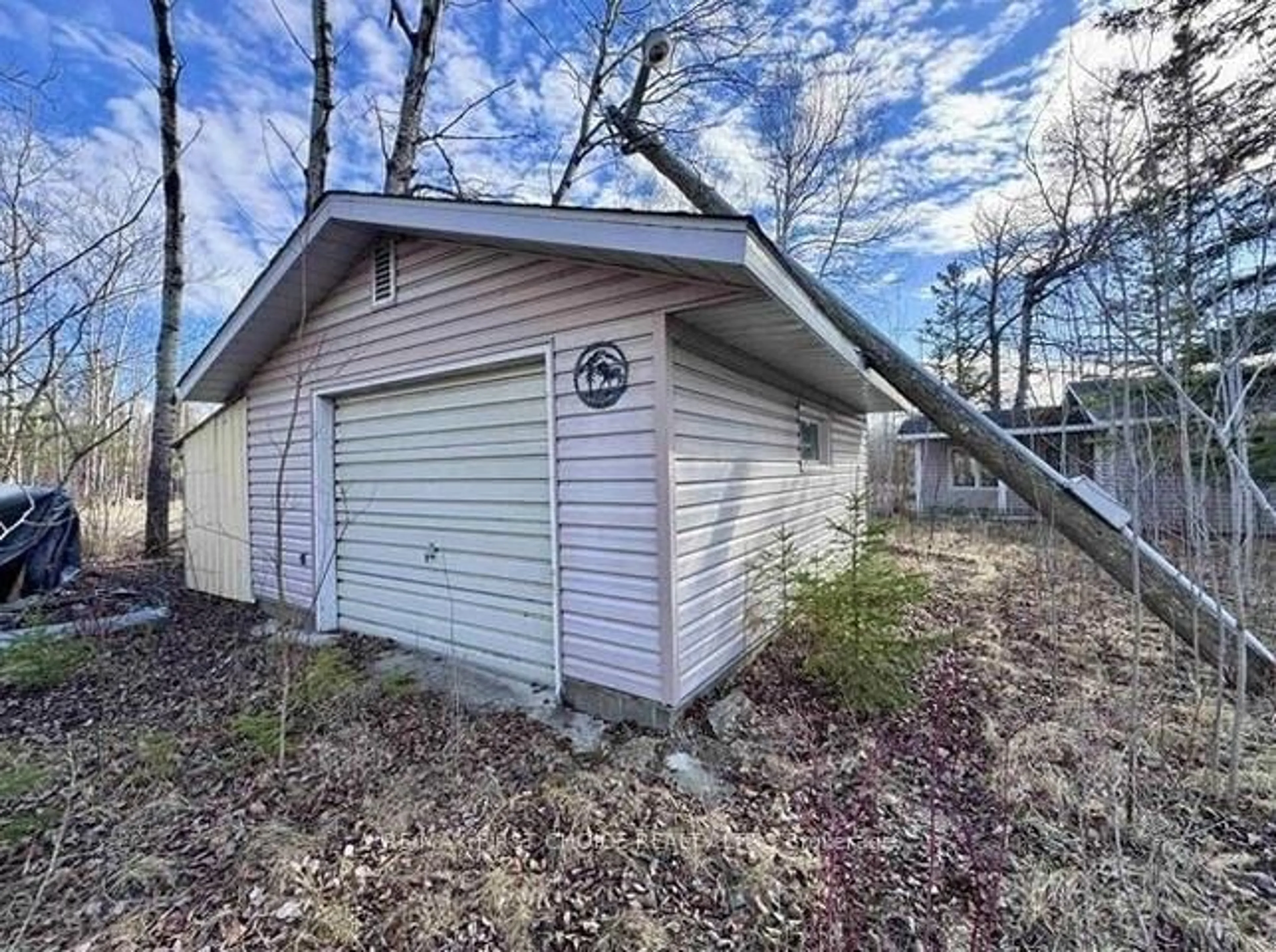 Shed for 99 Kreger Rd, Lake of the Woods Ontario P0W 1M0