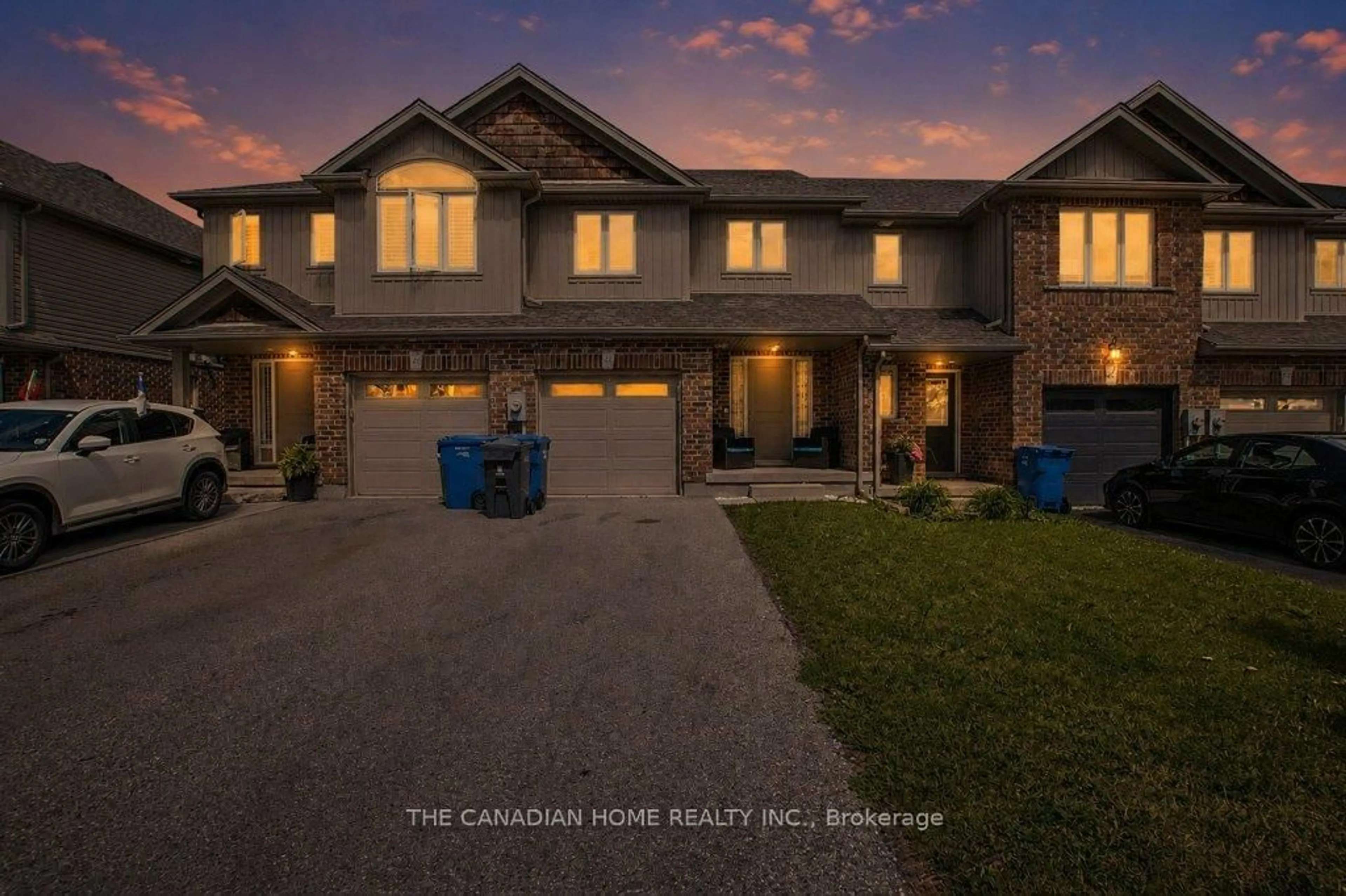 A pic from outside/outdoor area/front of a property/back of a property/a pic from drone, unknown for 46 Jeffrey Dr, Guelph Ontario N1E 0M4