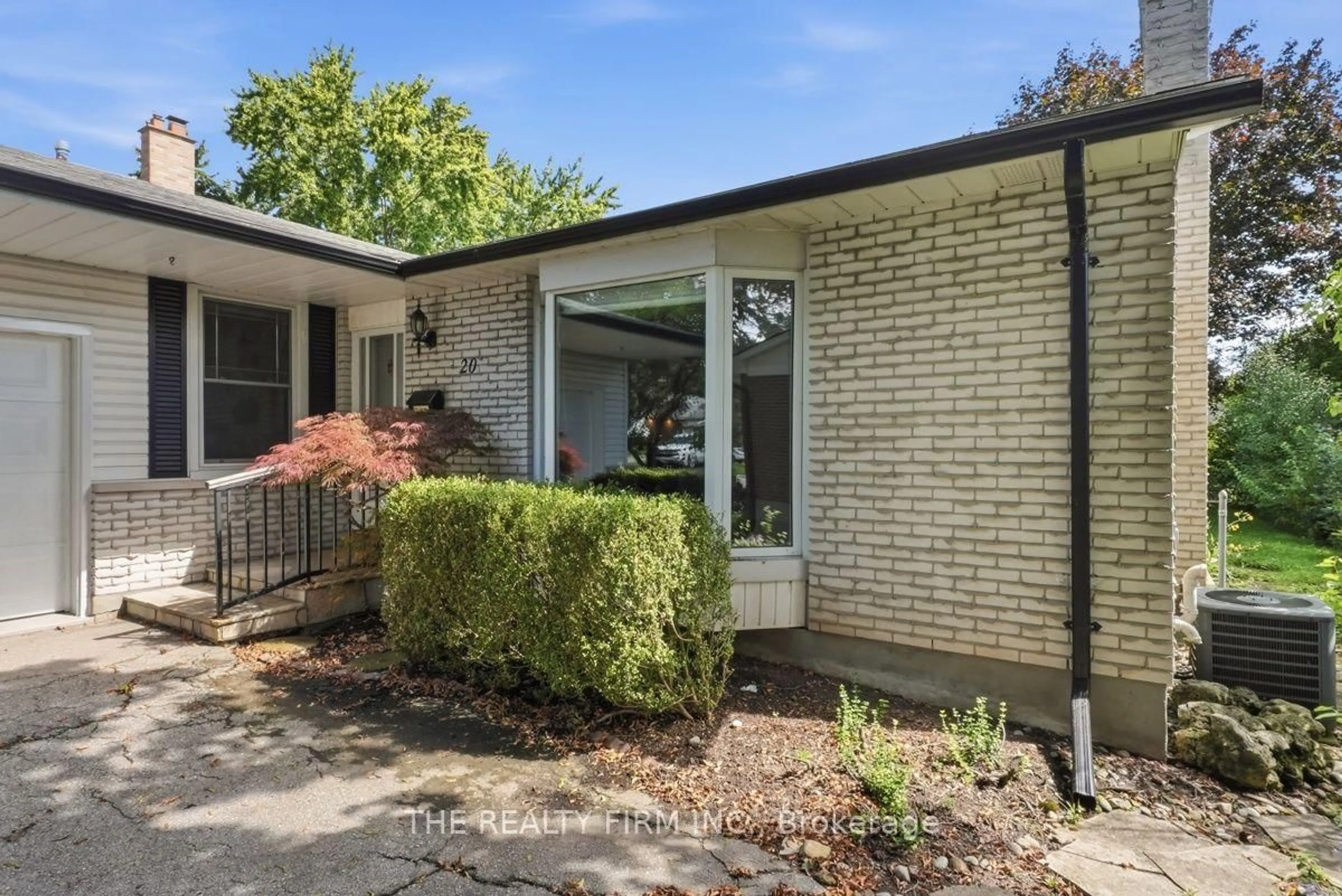 Home with brick exterior material, street for 20 Lynngate Crt, London South Ontario N6K 1S4