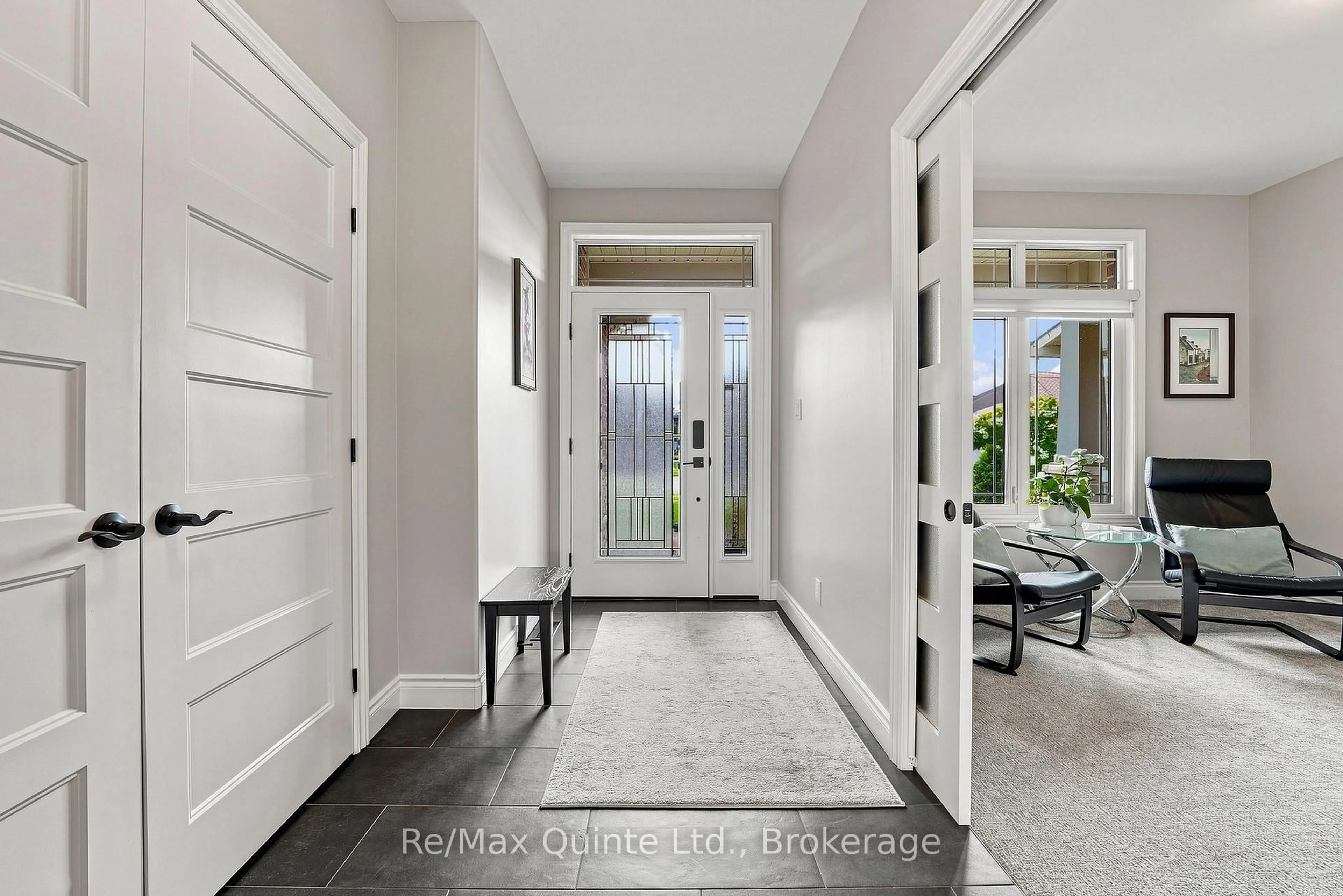 Indoor entryway for 40 Farmington Cres, Belleville Ontario K8N 0J8