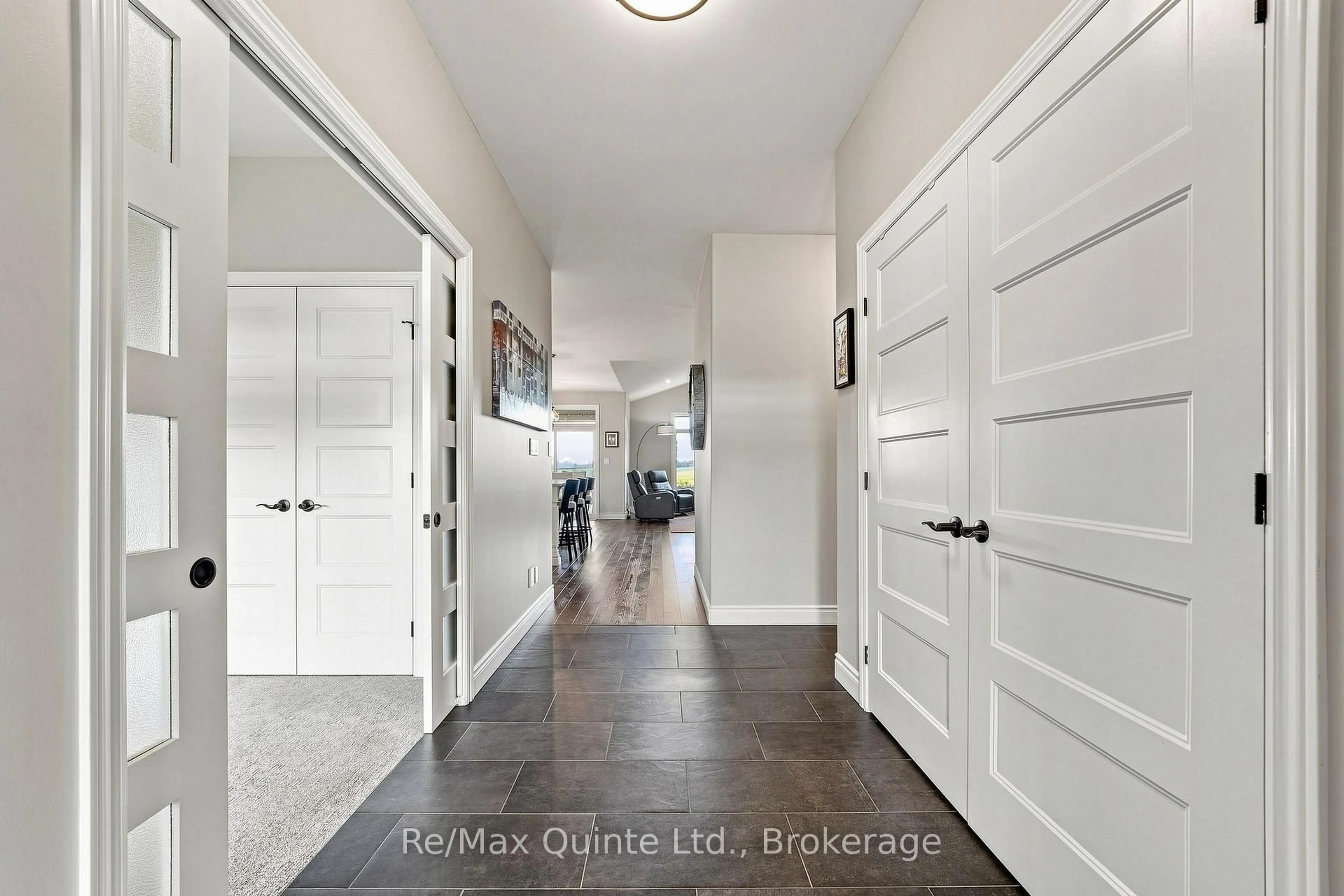 Indoor entryway for 40 Farmington Cres, Belleville Ontario K8N 0J8