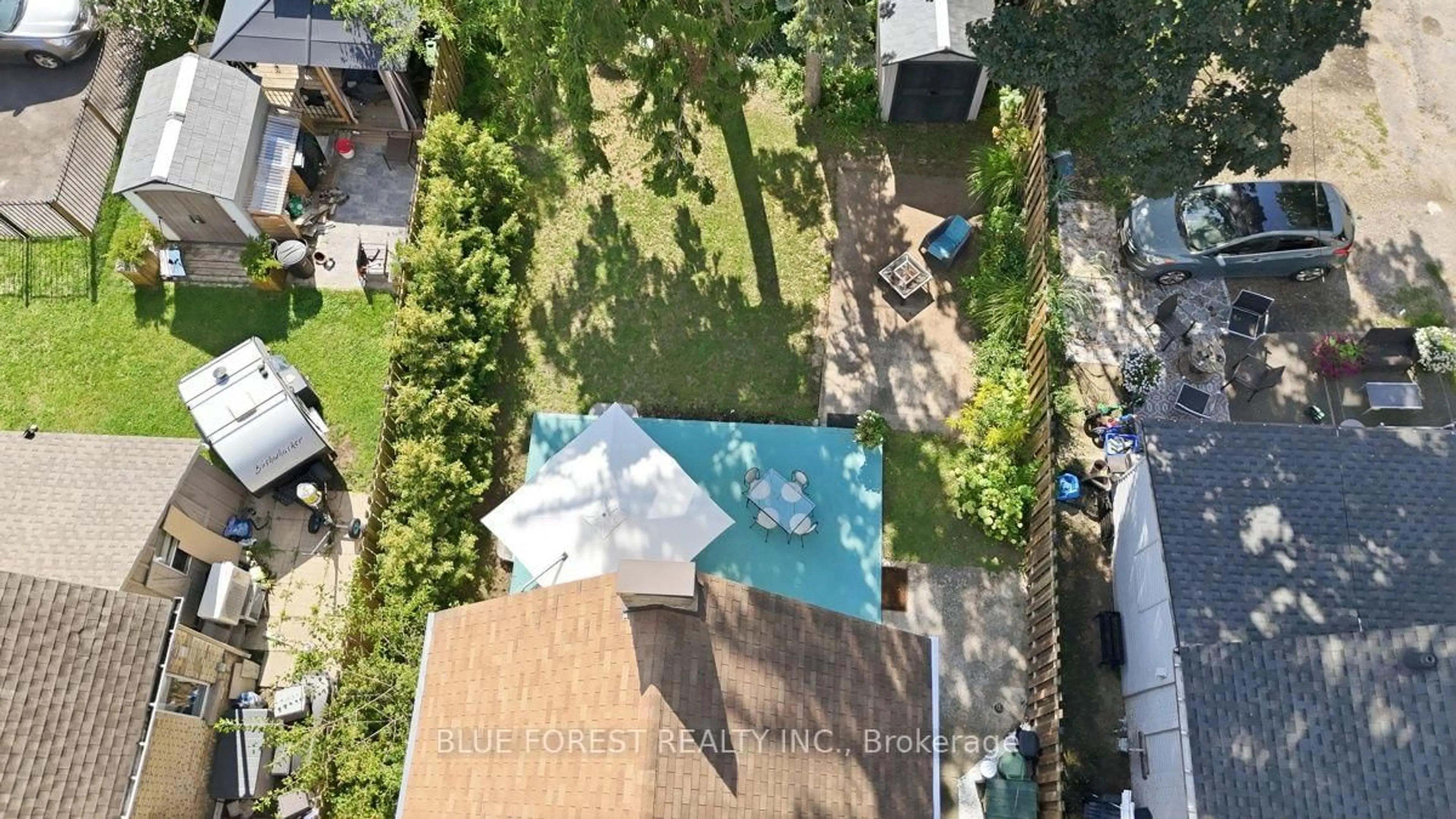 A pic from outside/outdoor area/front of a property/back of a property/a pic from drone, city buildings view from balcony for 3 Marmora St, London East Ontario N5Z 1Z4