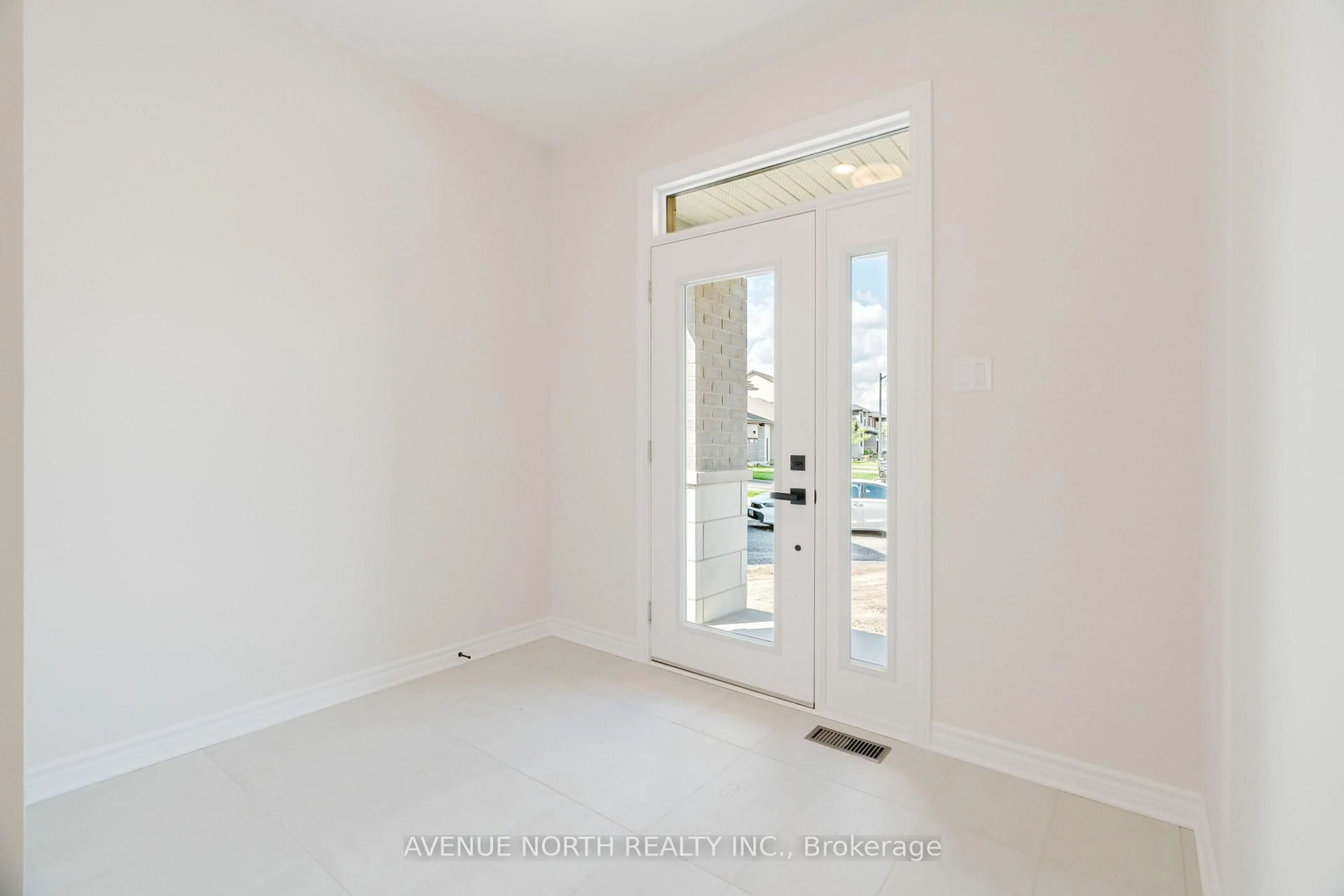 Indoor entryway for 263 Ginebik Way, Ottawa Ontario K1X 0H5