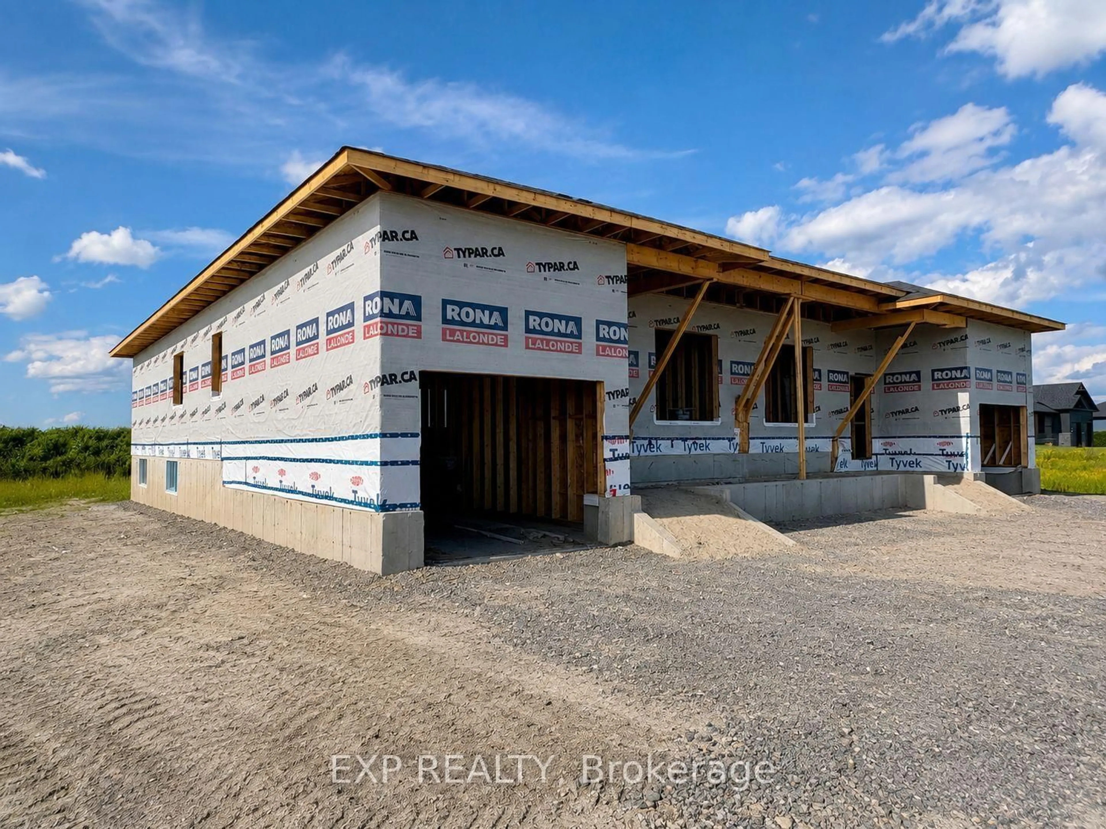 Indoor garage for 803 Lacroix Rd, Clarence-Rockland Ontario K0A 2A0