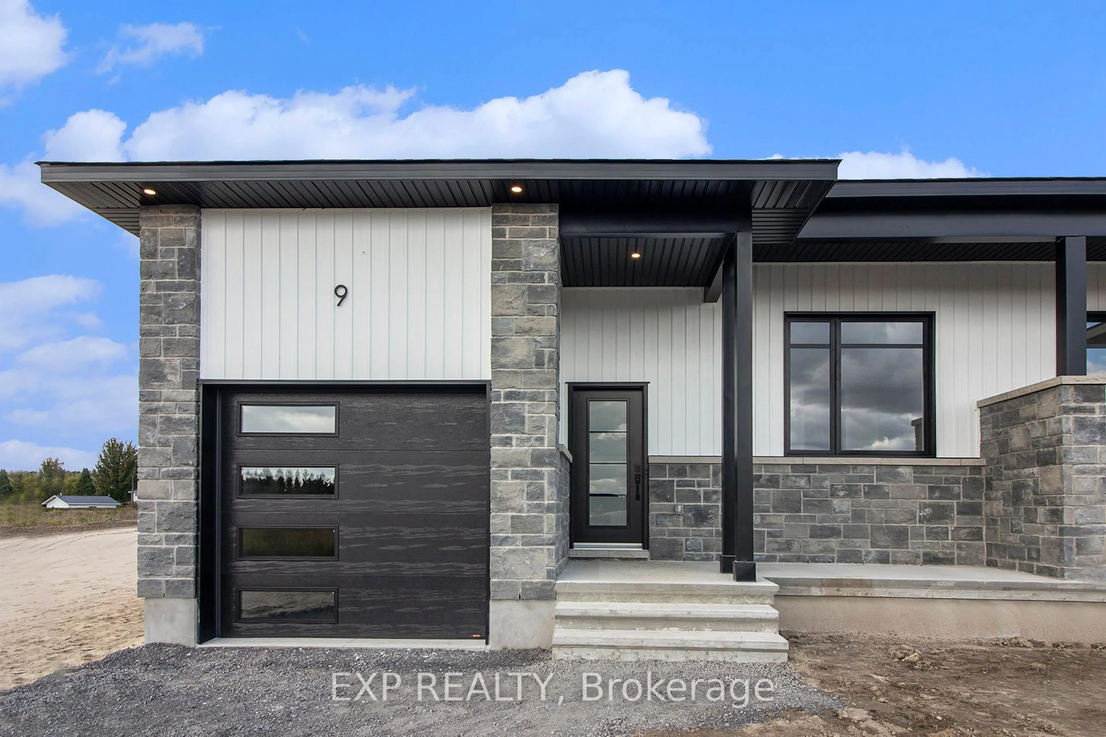 Home with brick exterior material, building for 803 Lacroix Rd, Clarence-Rockland Ontario K0A 2A0