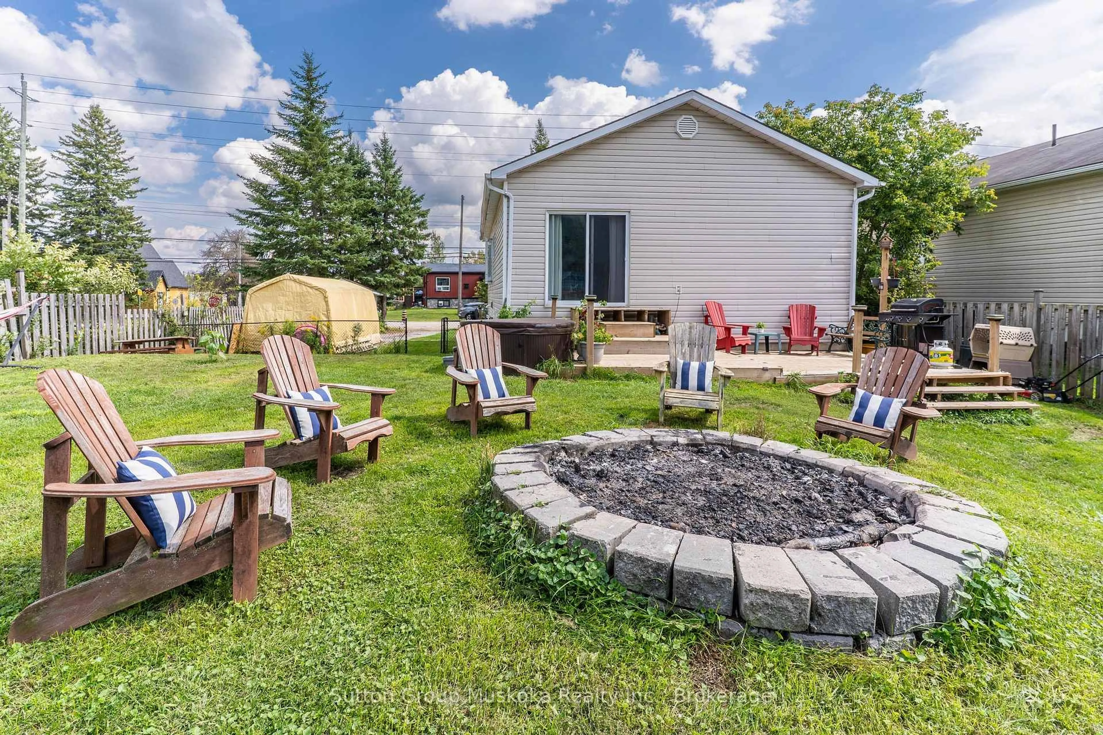 Patio, unknown for 184 Main St, Perry Ontario P0A 1M0