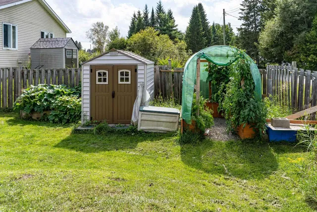 184 Main St, Perry 5