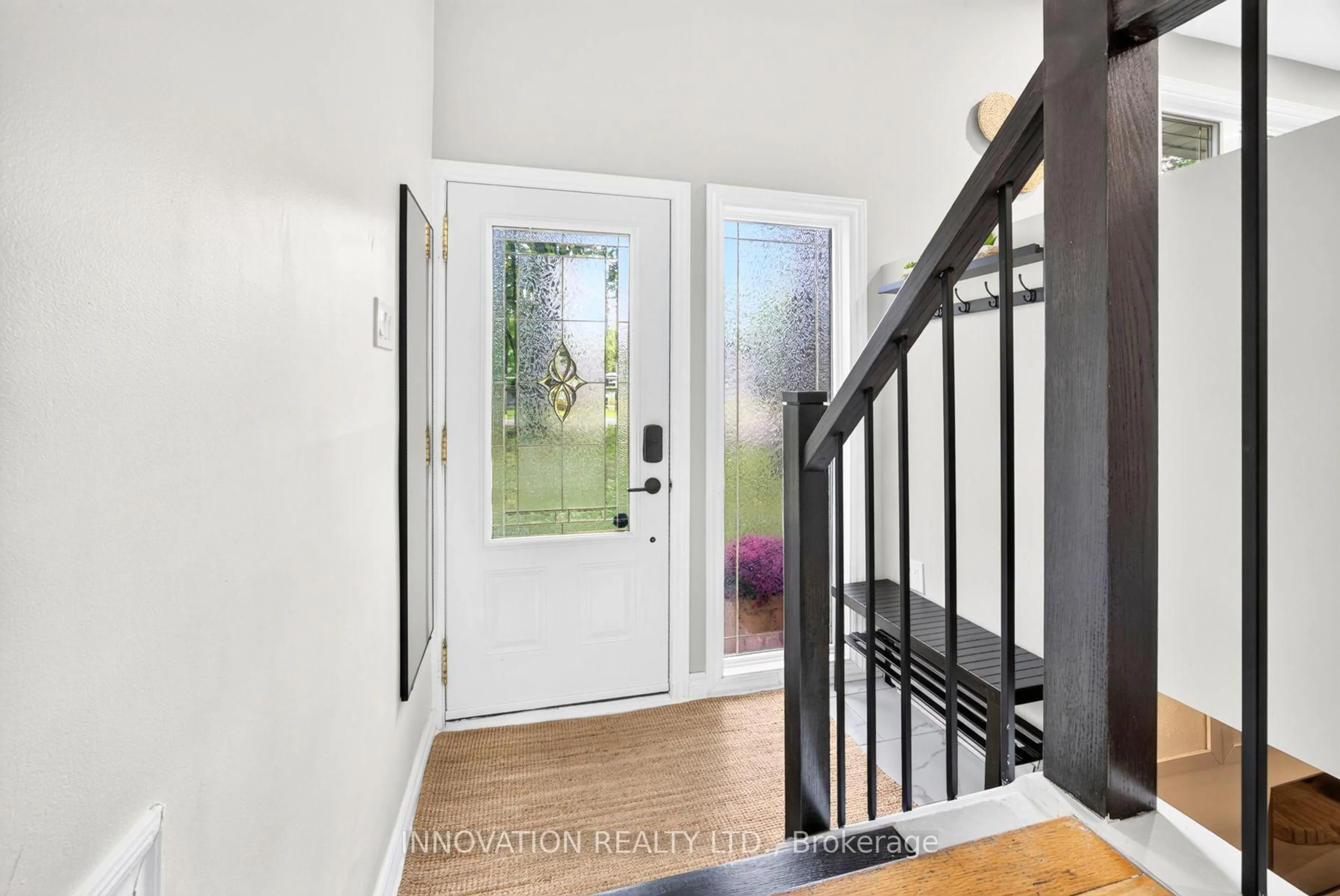 Indoor entryway for 136 Acorn Cres, Ottawa Ontario K0A 3M0