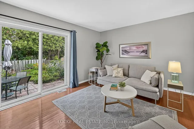 1975 Fairglen Mews #28, Gloucester 2